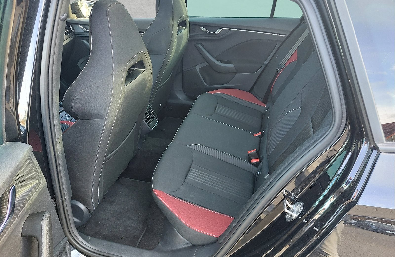 Kamiq 1.5 TSI Monte Carlo DSG LED Navi ACC AHK RFK Pano