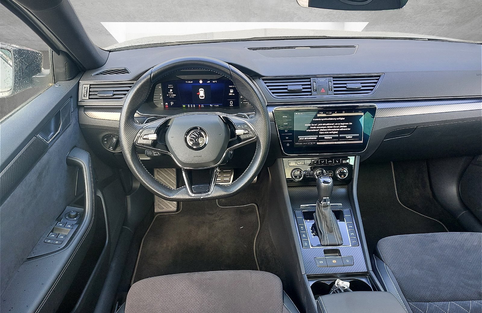 Superb Combi 2.0 TDI Sportline 4x4 DSG LED Navi ACC Pano Canton