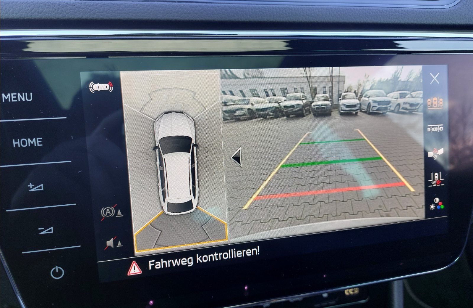 Superb Combi 2.0 TDI Sportline 4x4 DSG LED Navi ACC Pano Canton