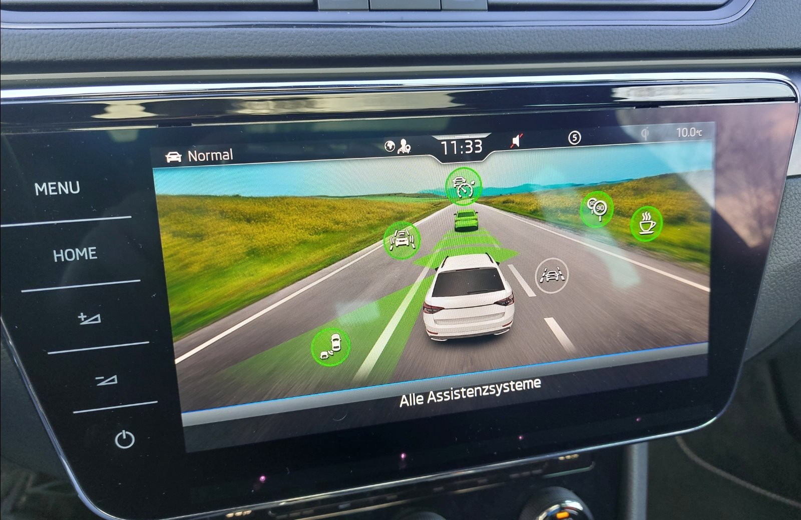 Superb Combi 2.0 TDI Sportline 4x4 DSG LED Navi ACC Pano Canton