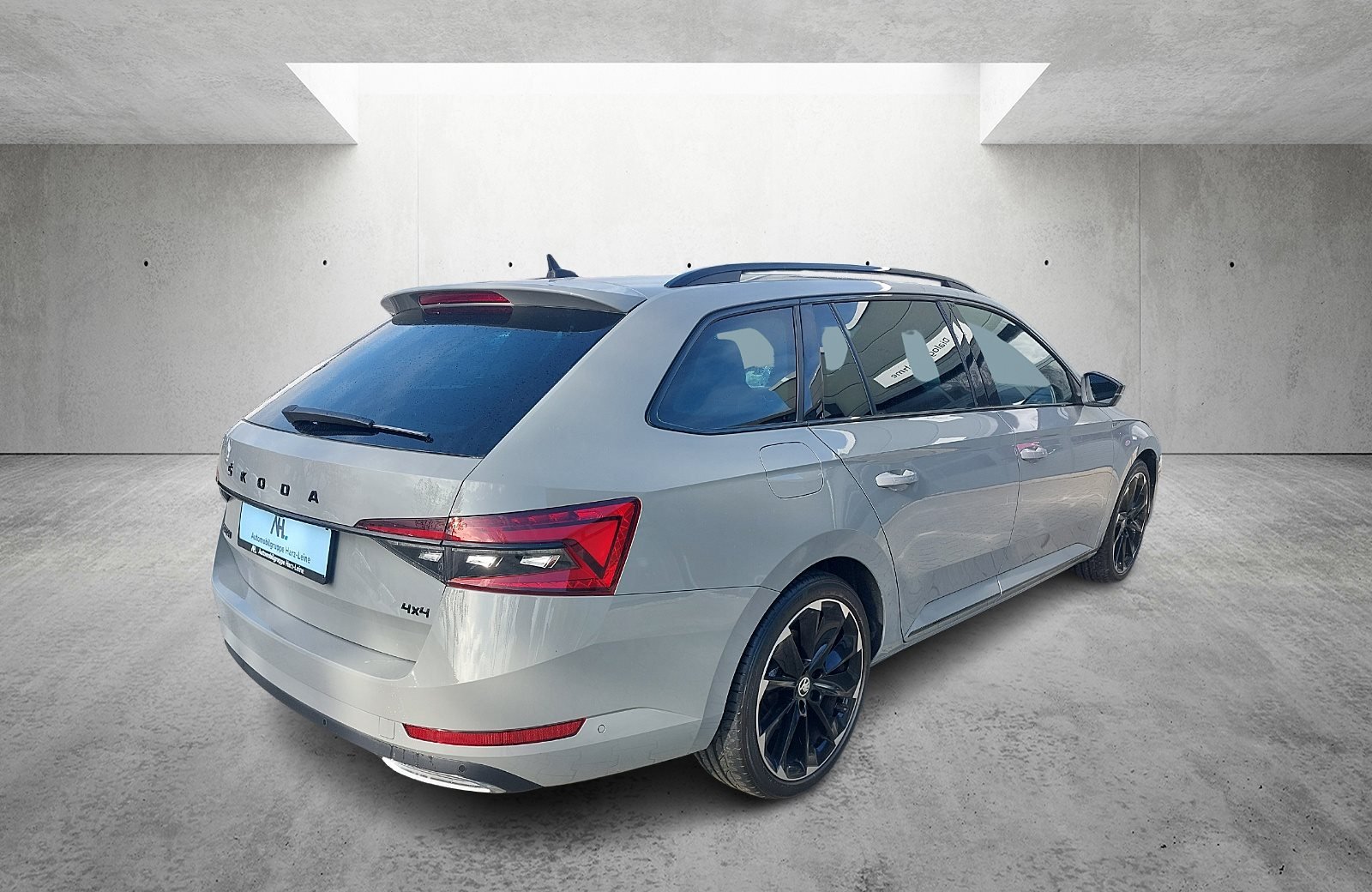 Superb Combi 2.0 TDI Sportline 4x4 DSG LED Navi ACC Pano Canton