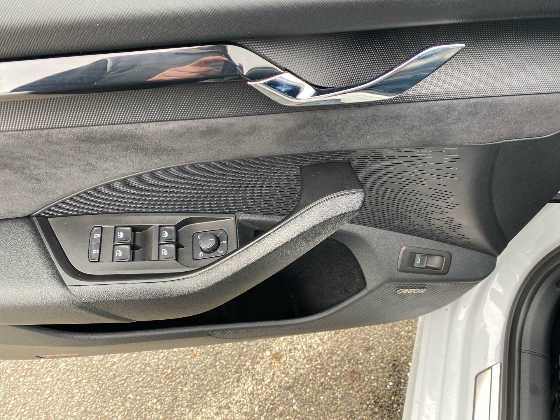 Octavia Combi RS 2.0 TSI First Edition DSG LED Navi ACC AHK Standhzg.