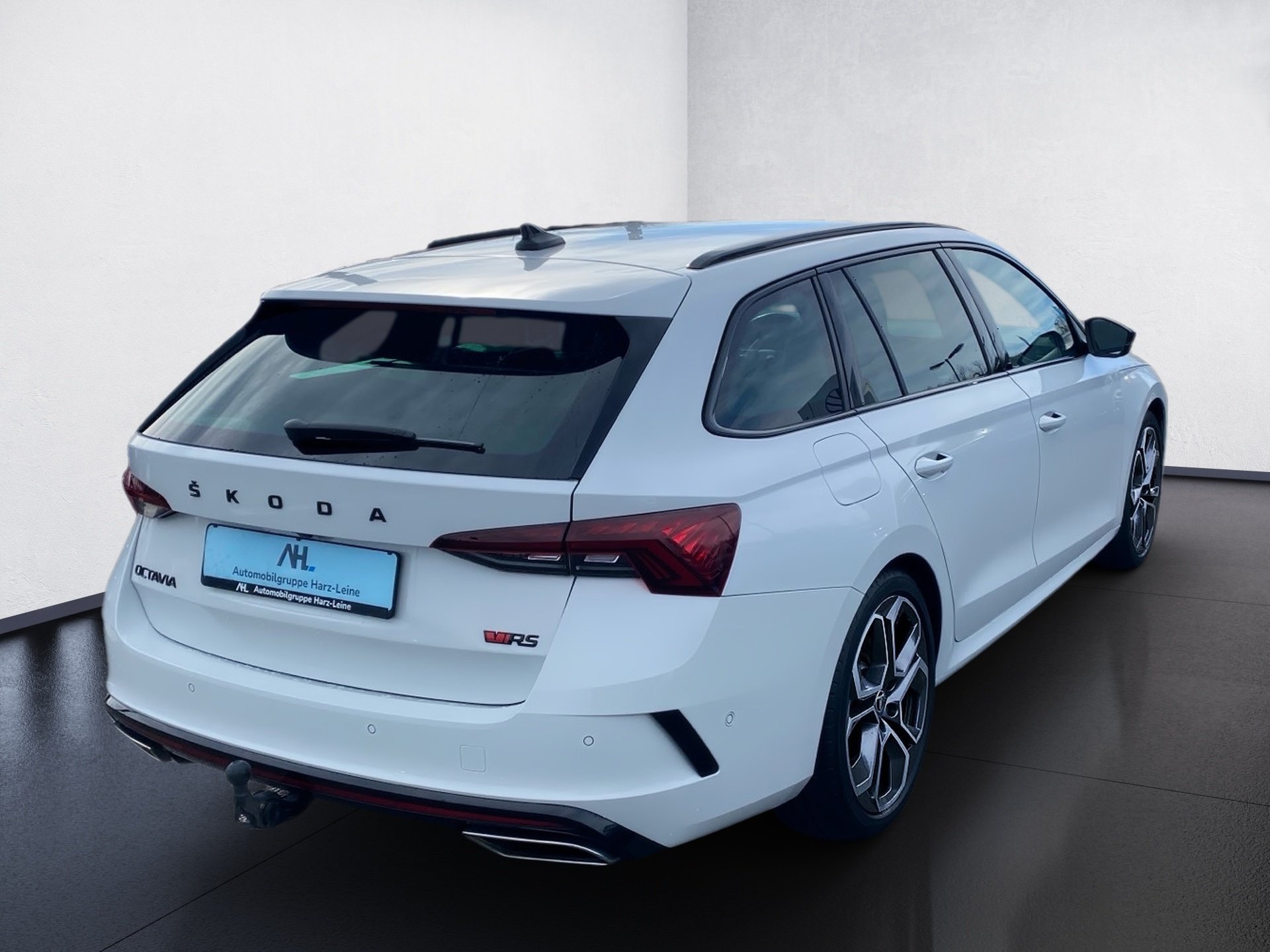 Octavia Combi RS 2.0 TSI First Edition DSG LED Navi ACC AHK Standhzg.