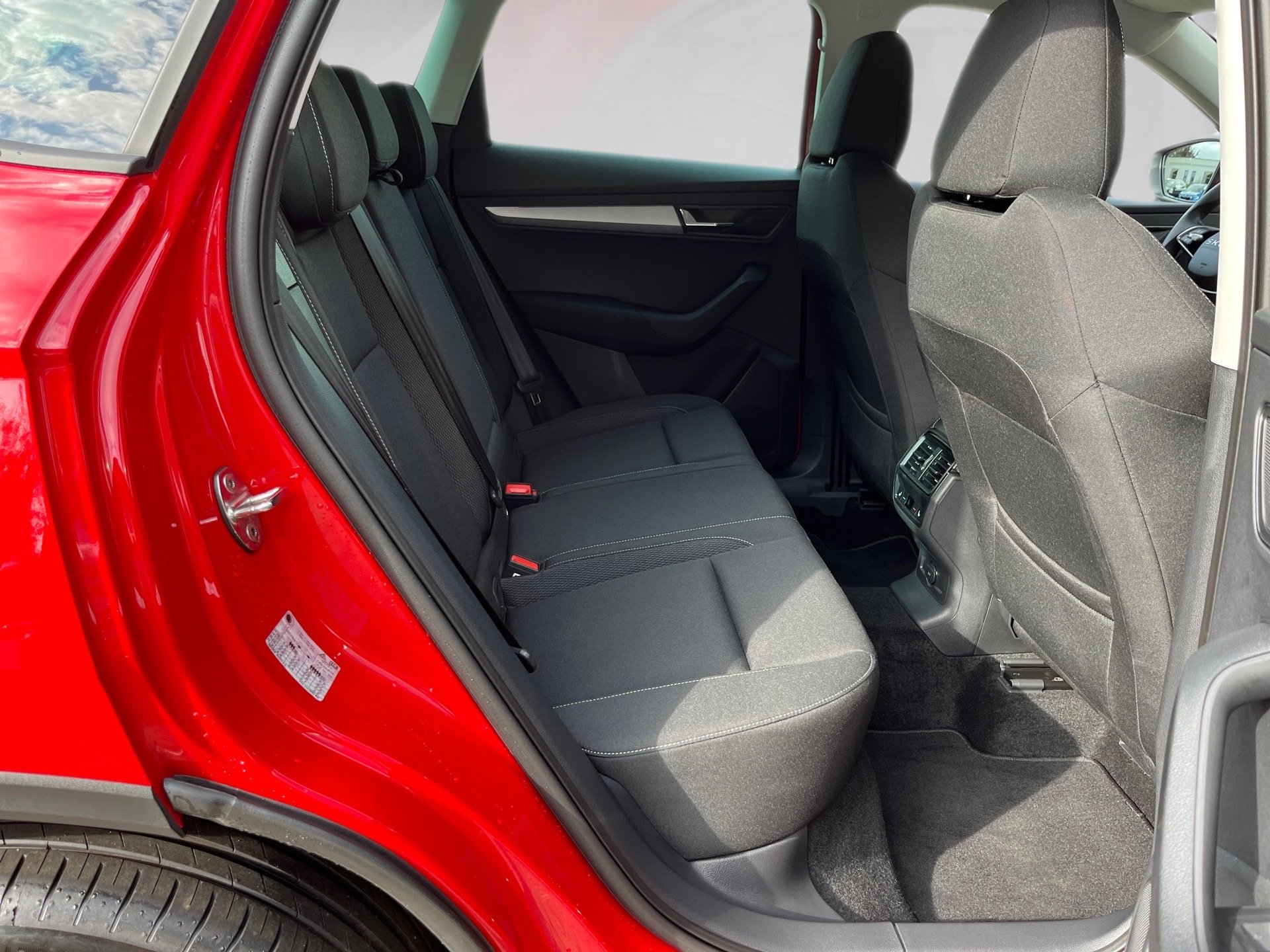 Karoq 1.5 TSI Tour DSG Matrix AHK Navi ACC RFK SmartLink