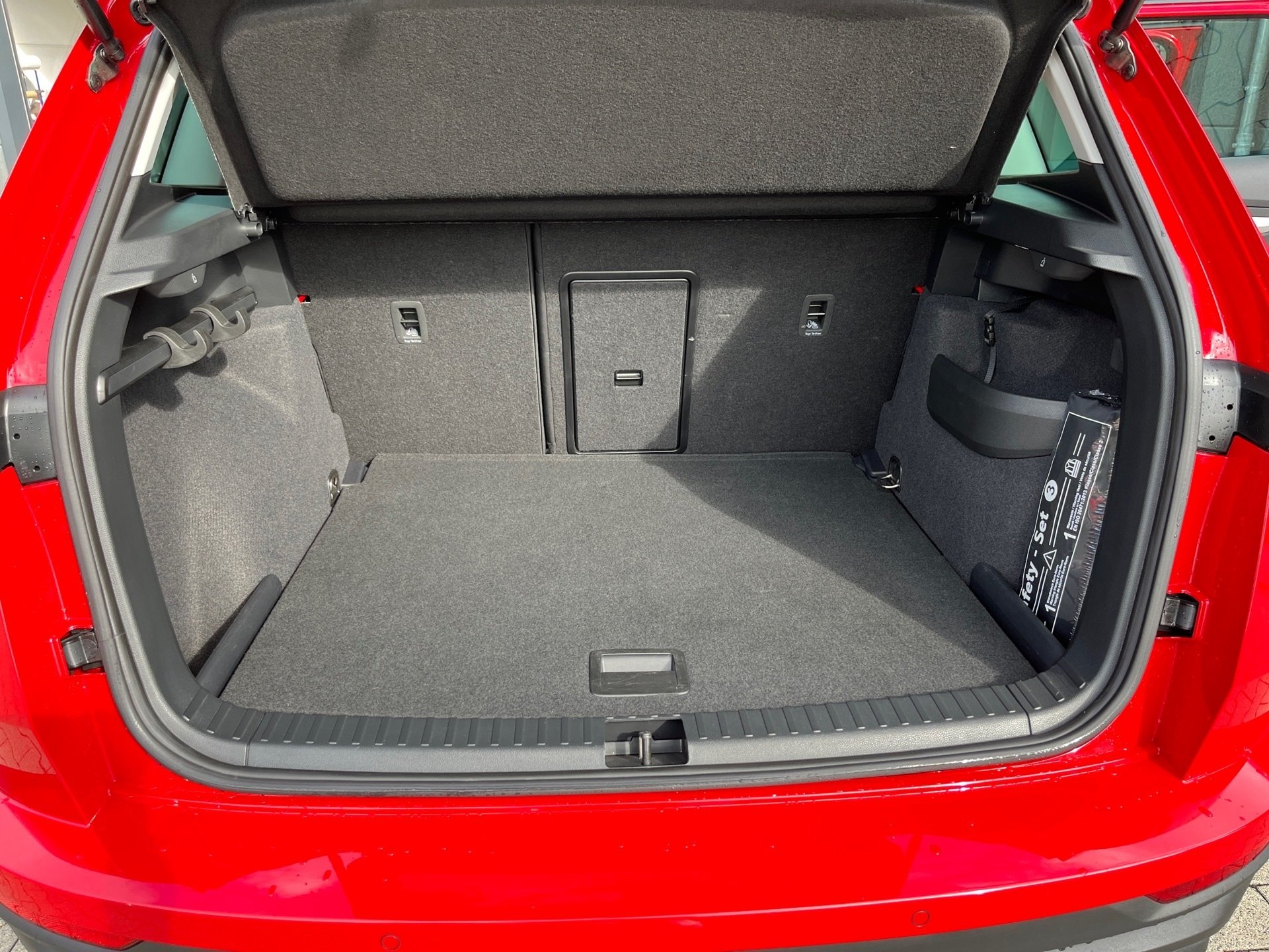 Karoq 1.5 TSI Tour DSG Matrix AHK Navi ACC RFK SmartLink