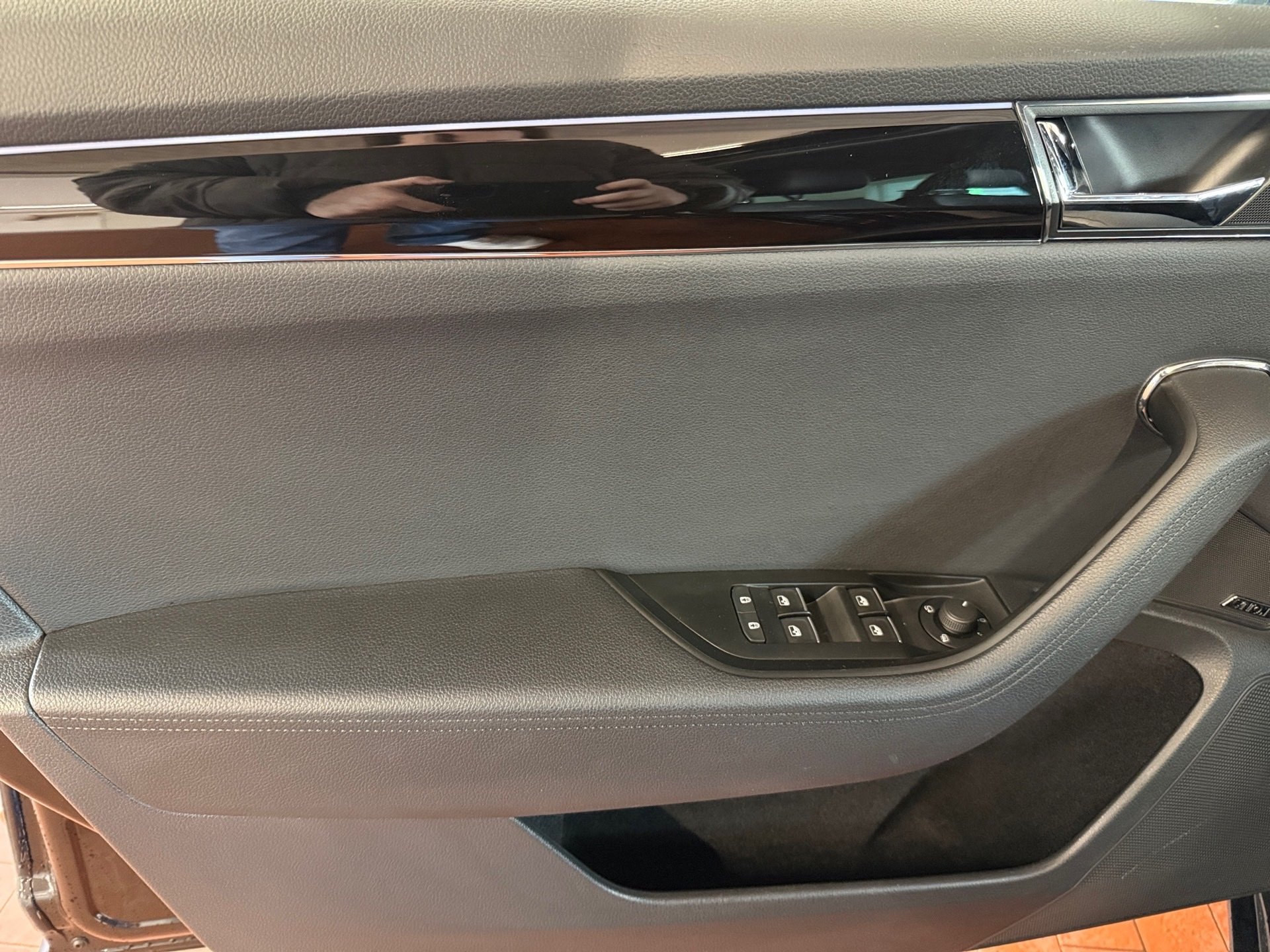 Superb Combi 1.5 TSI L&K DSG LED Navi ACC RFK Leder