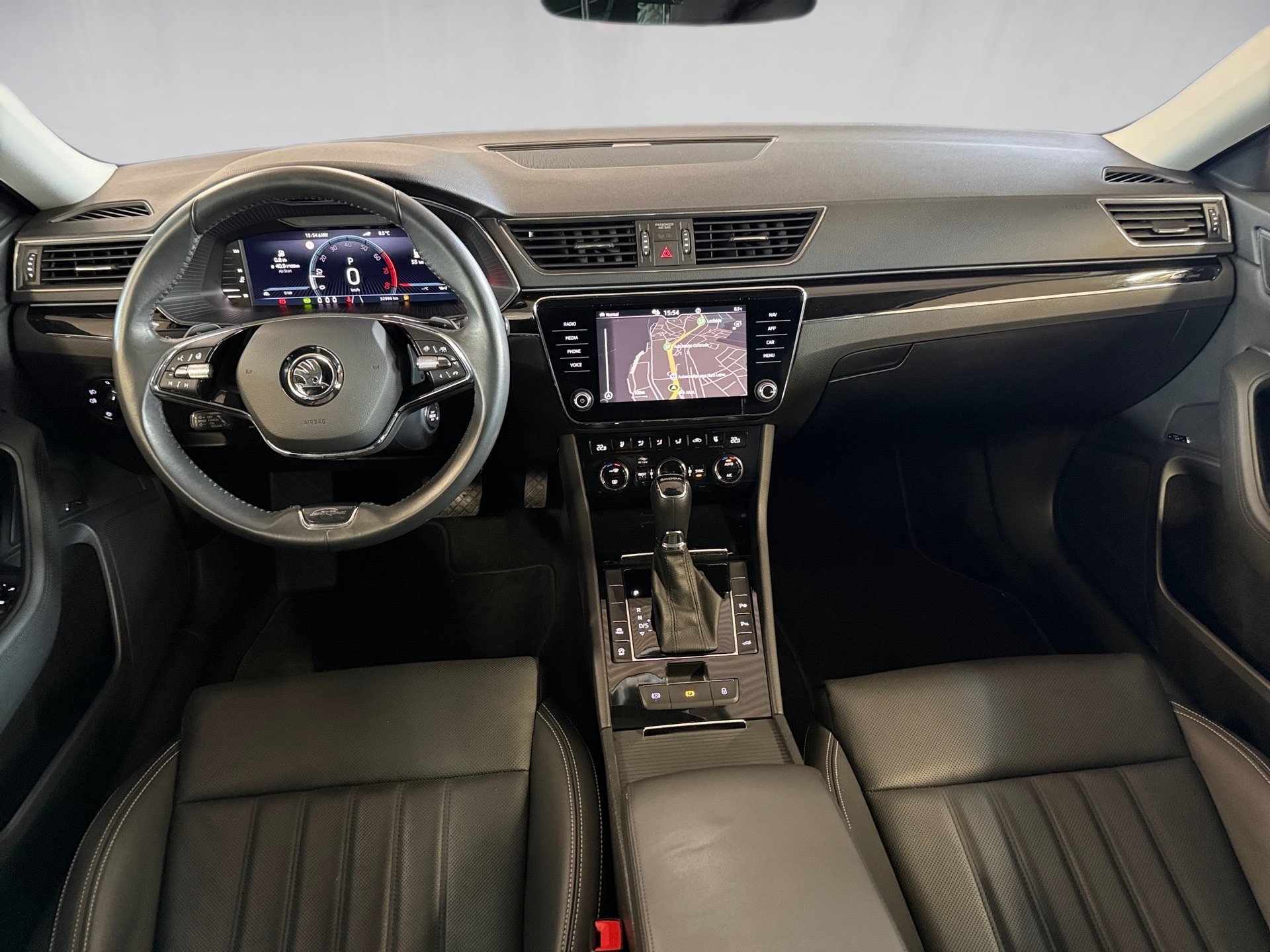 Superb Combi 1.5 TSI L&K DSG LED Navi ACC RFK Leder