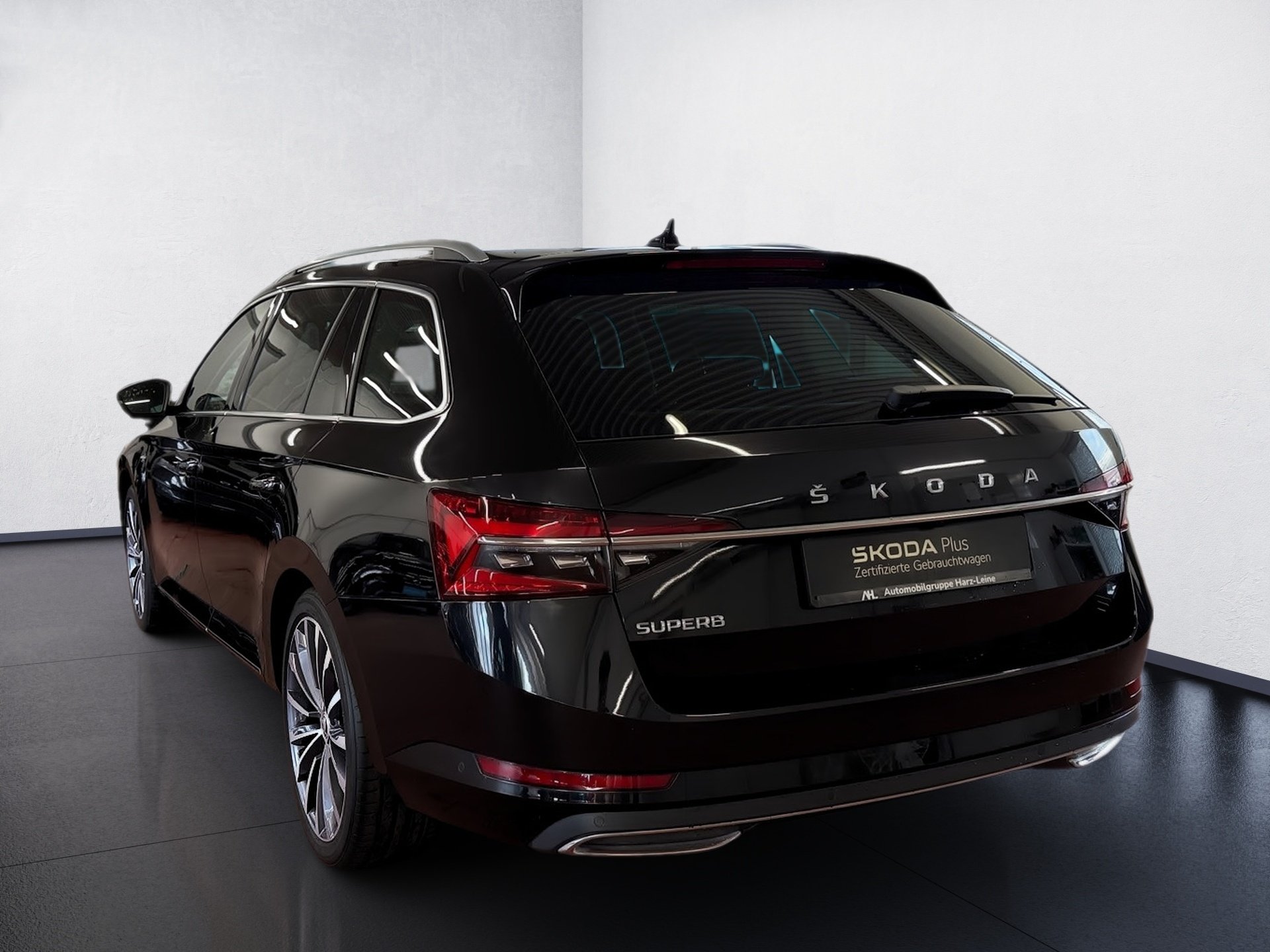 Superb Combi 1.5 TSI L&K DSG LED Navi ACC RFK Leder