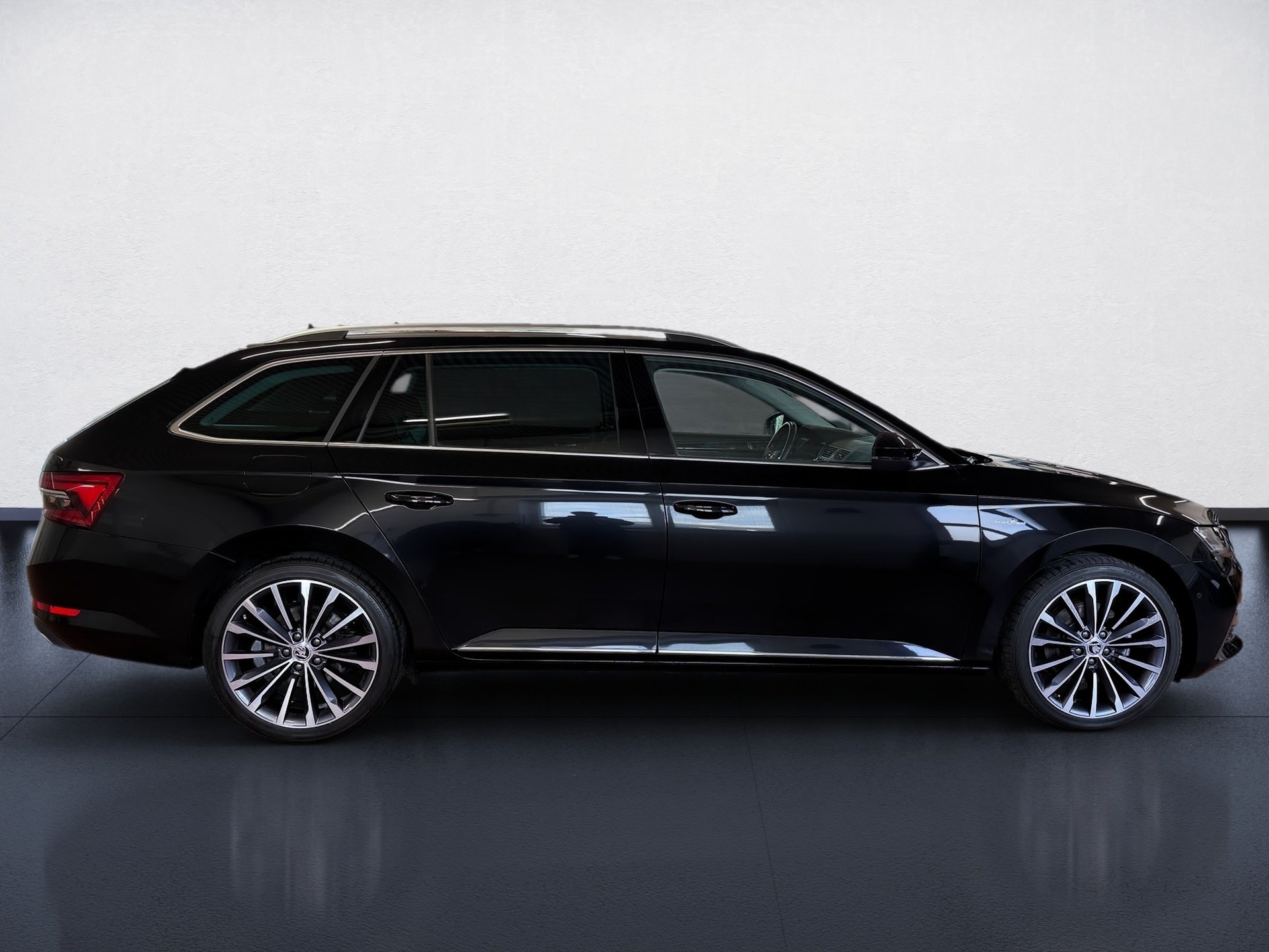 Superb Combi 1.5 TSI L&K DSG LED Navi ACC RFK Leder