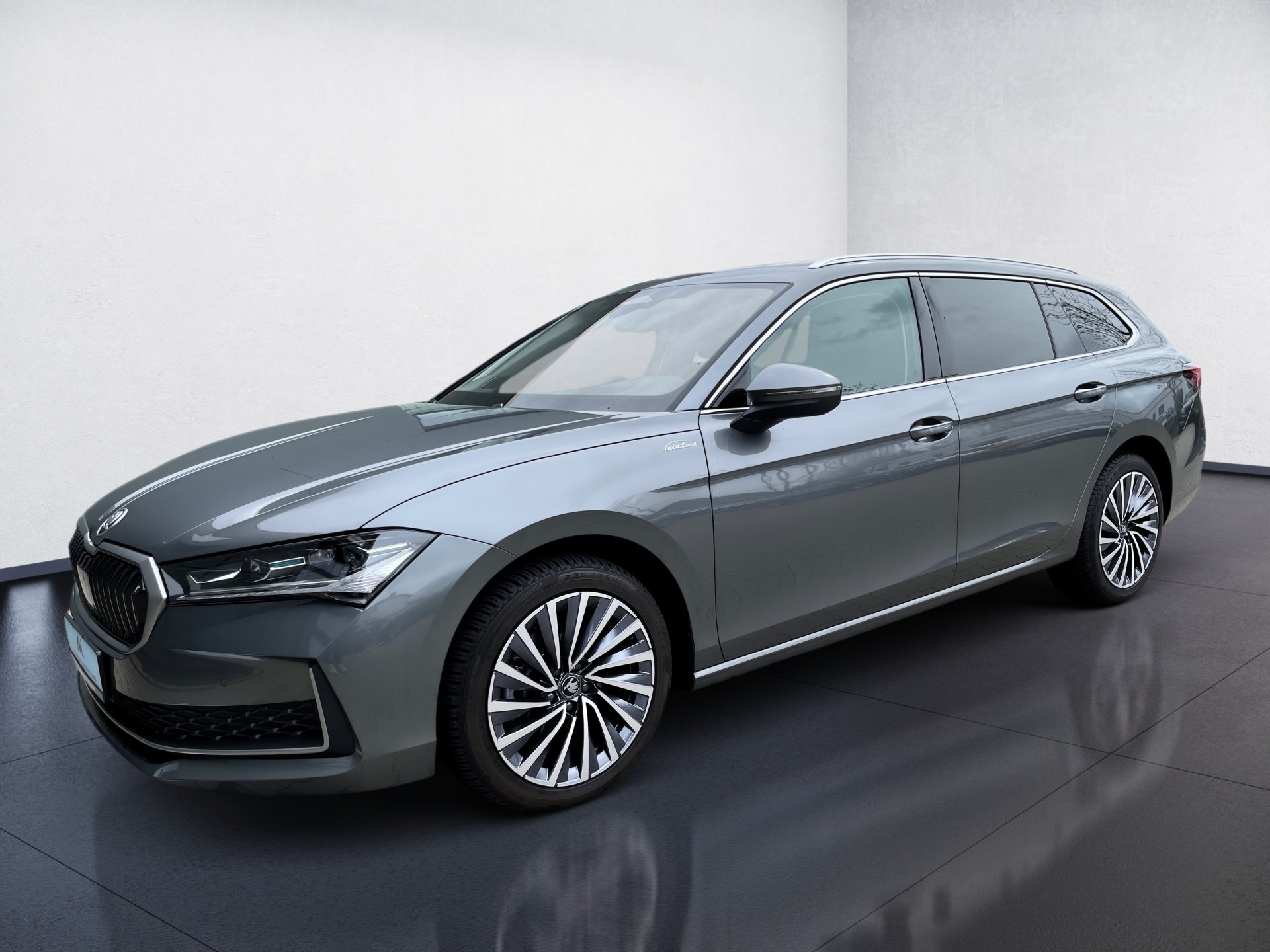 Superb Combi 2.0 TDI L&K DSG Matrix AHK Navi ACC HuD Pano Canton Massage