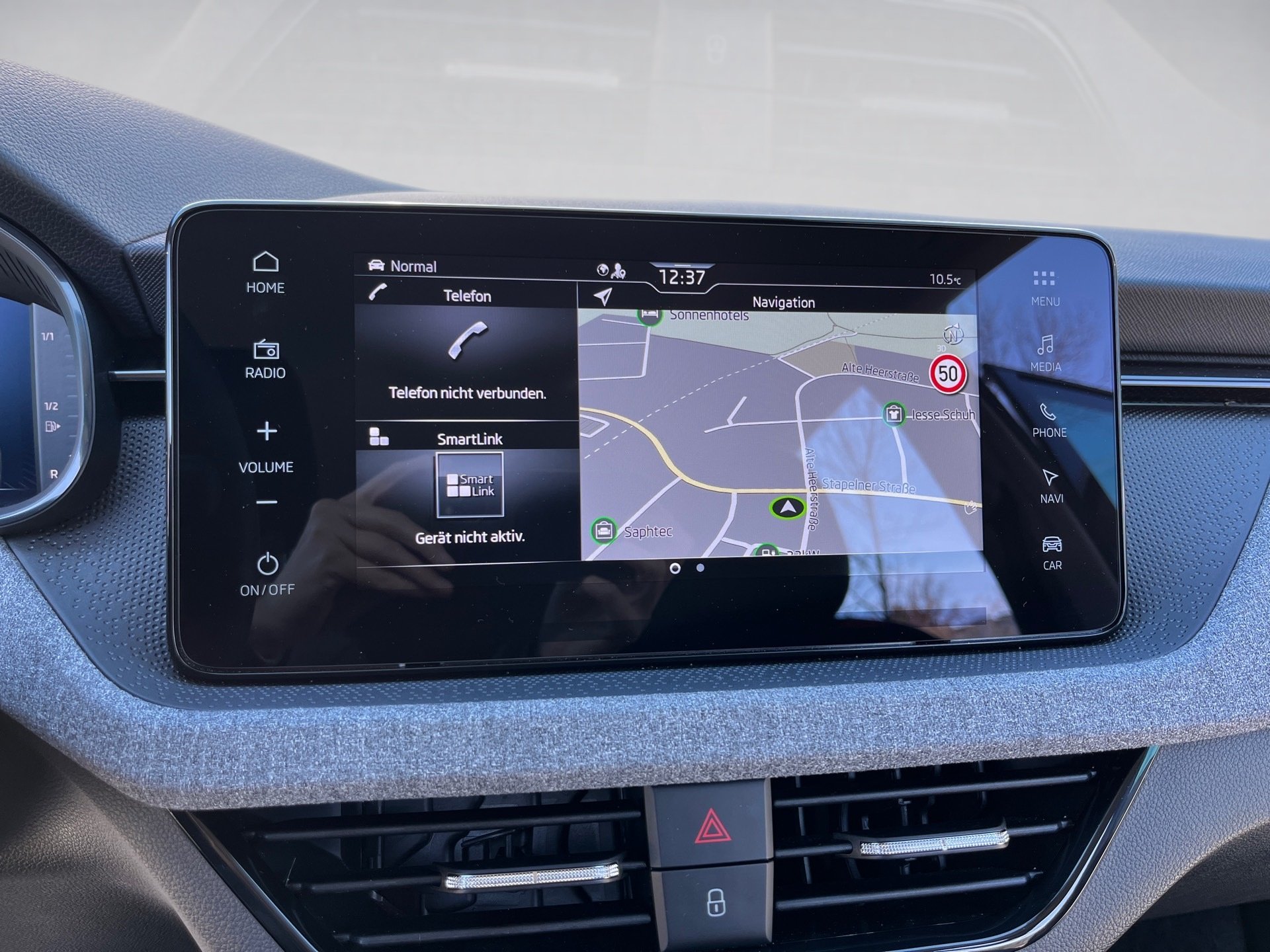 Kamiq 1.0 TSI Tour DSG AHK Navi ACC Matrix RFK Optik schwarz