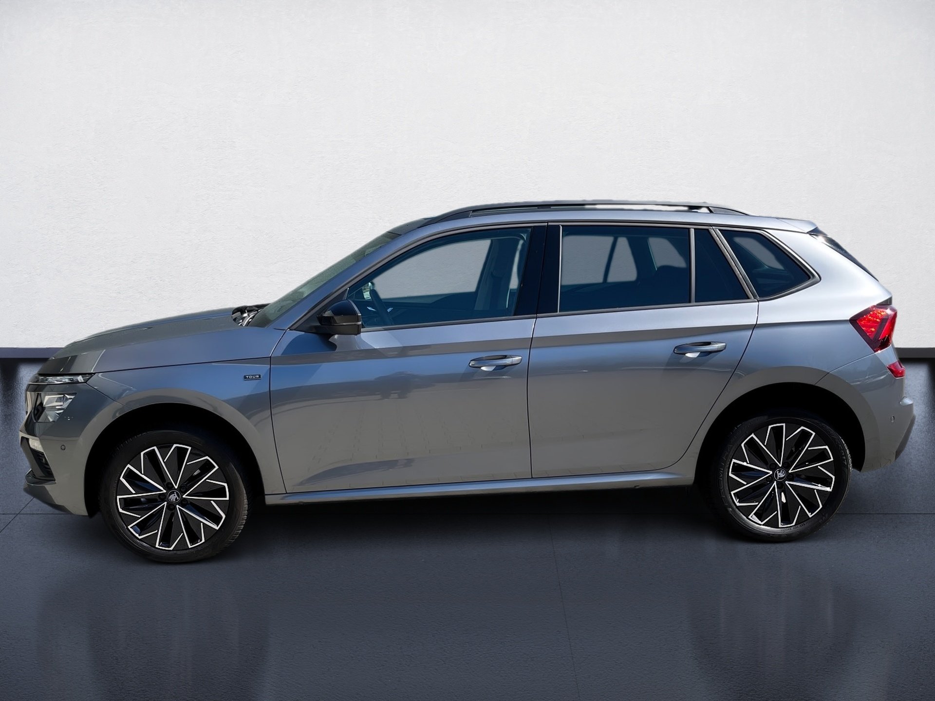 Kamiq 1.0 TSI Tour DSG AHK Navi ACC Matrix RFK Optik schwarz