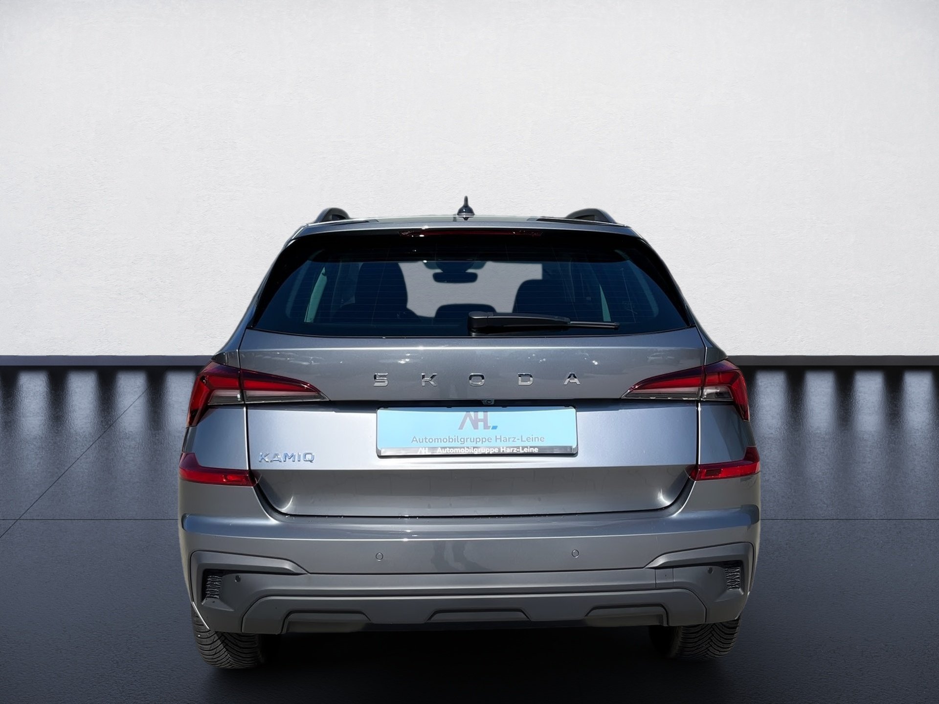 Kamiq 1.0 TSI Tour DSG AHK Navi ACC Matrix RFK Optik schwarz