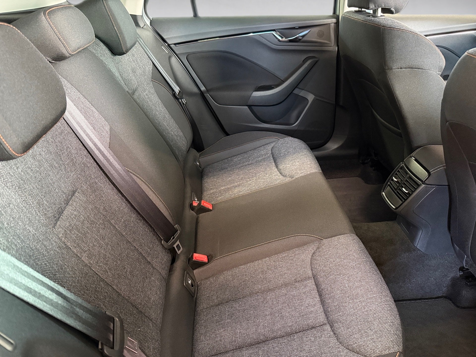 Kamiq 1.5 TSI Clever LED ACC AHK RFK 2xKlima ACC