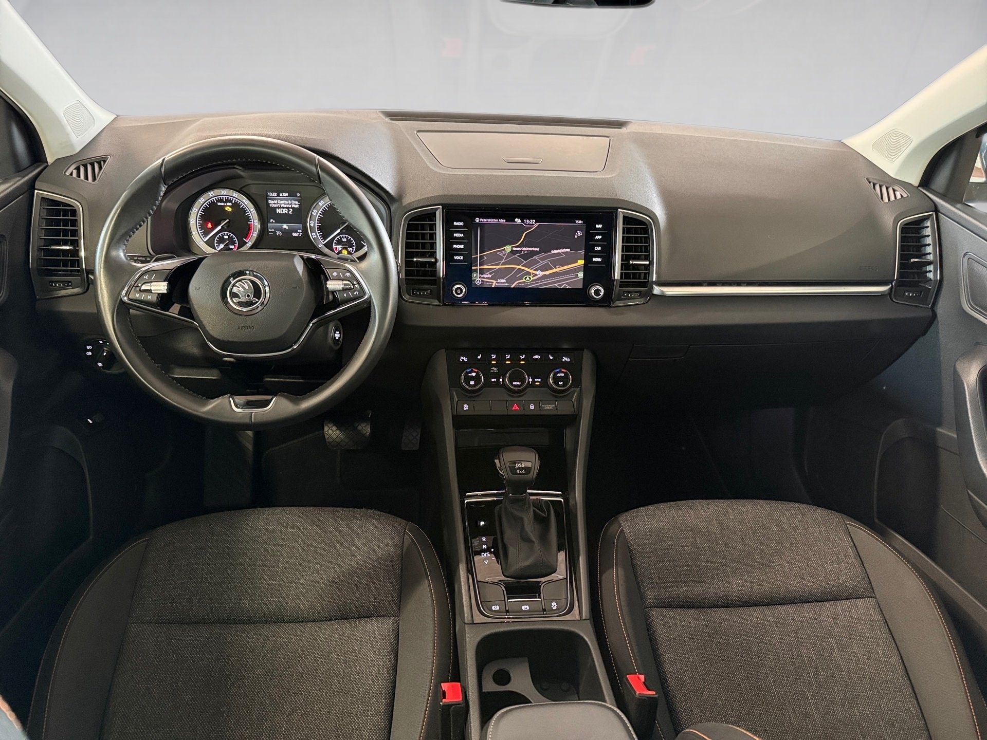 Karoq 2.0 TDI Clever 4x4 DSG LED Navi RFK SHZ