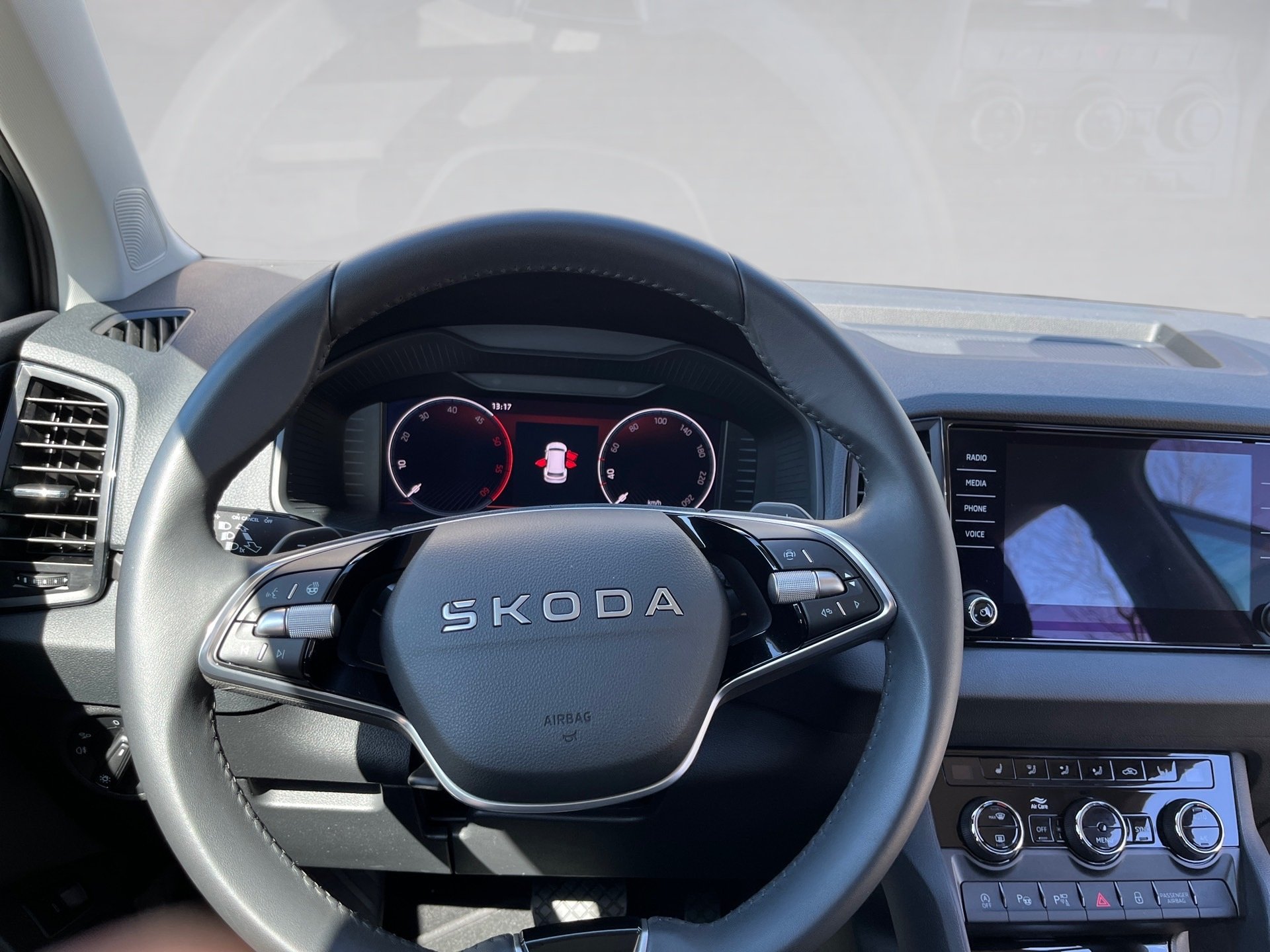 Karoq 2.0 TDI Tour DSG AHK Navi 360° SmartLink