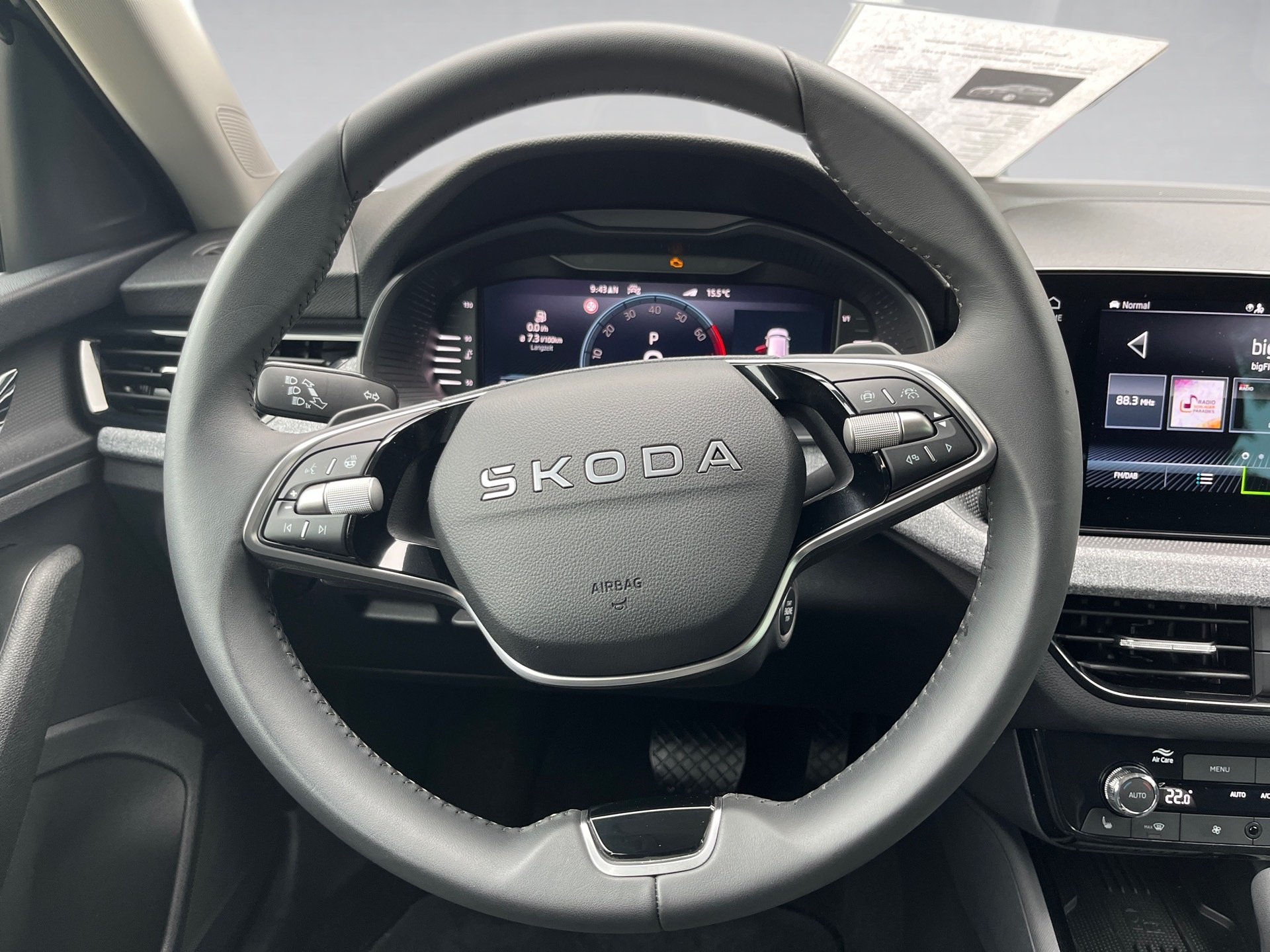 Scala 1.5 TSI Tour DSG Optik schwarz Matrix Navi ACC RFK