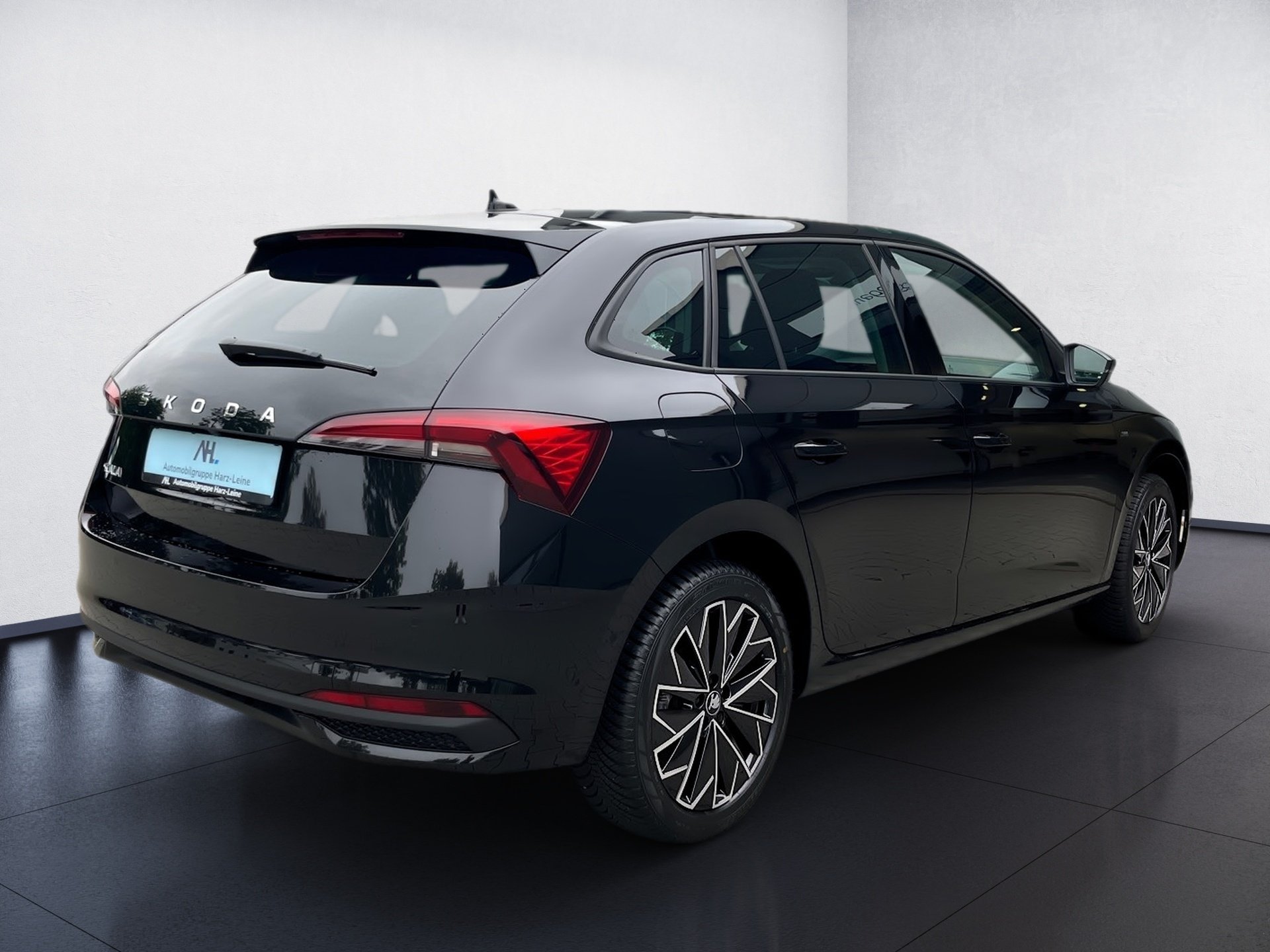 Scala 1.5 TSI Tour DSG Optik schwarz Matrix Navi ACC RFK