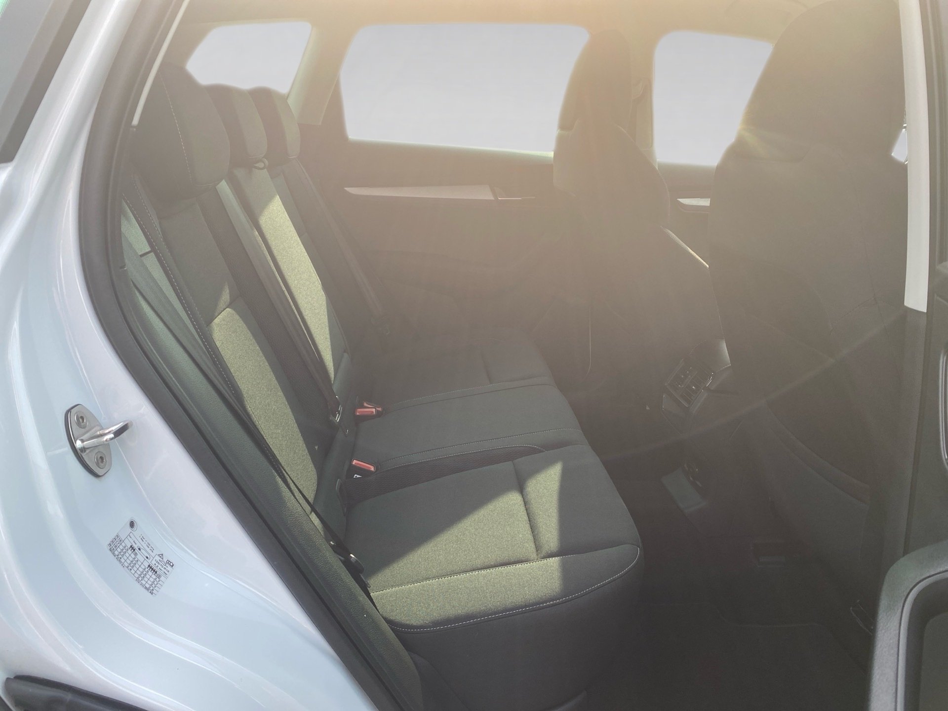 Karoq 1.5 TSI Tour DSG AHK Matrix Navi LED RFK