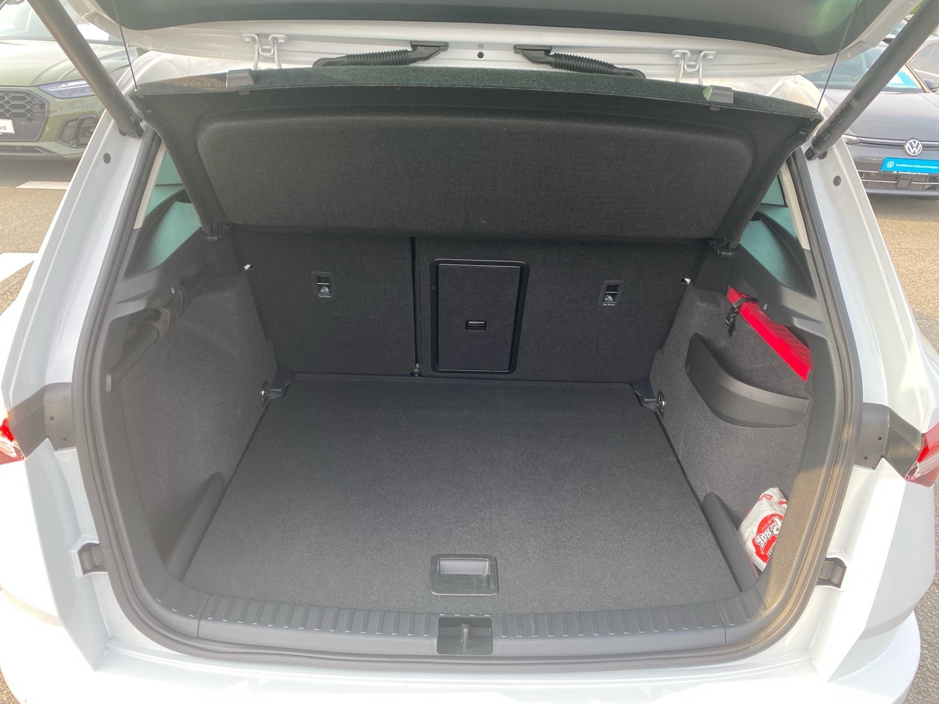 Karoq 1.5 TSI Tour DSG AHK Matrix Navi LED RFK