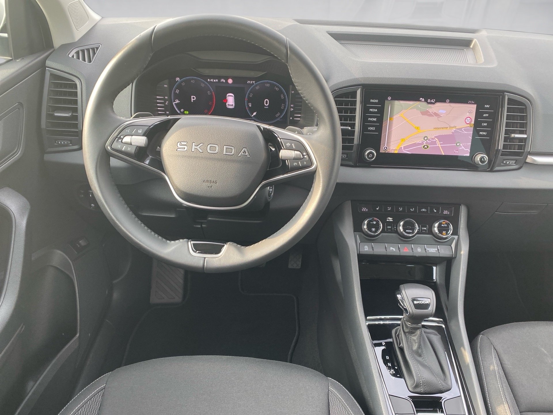 Karoq 1.5 TSI Tour DSG AHK Matrix Navi LED RFK