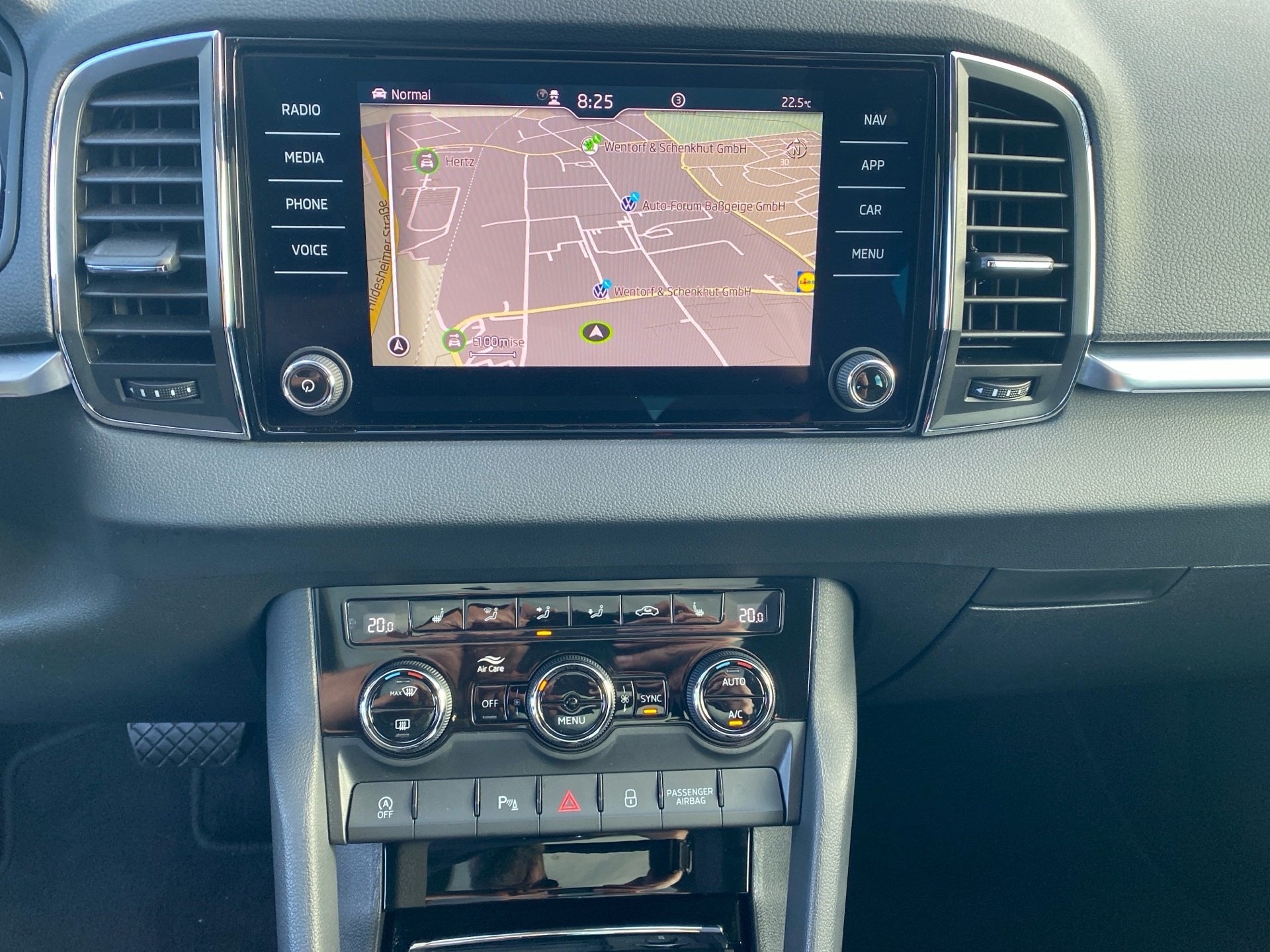 Karoq Ambition 1.5 TSI Clever DSG LED Navi ACC RFK