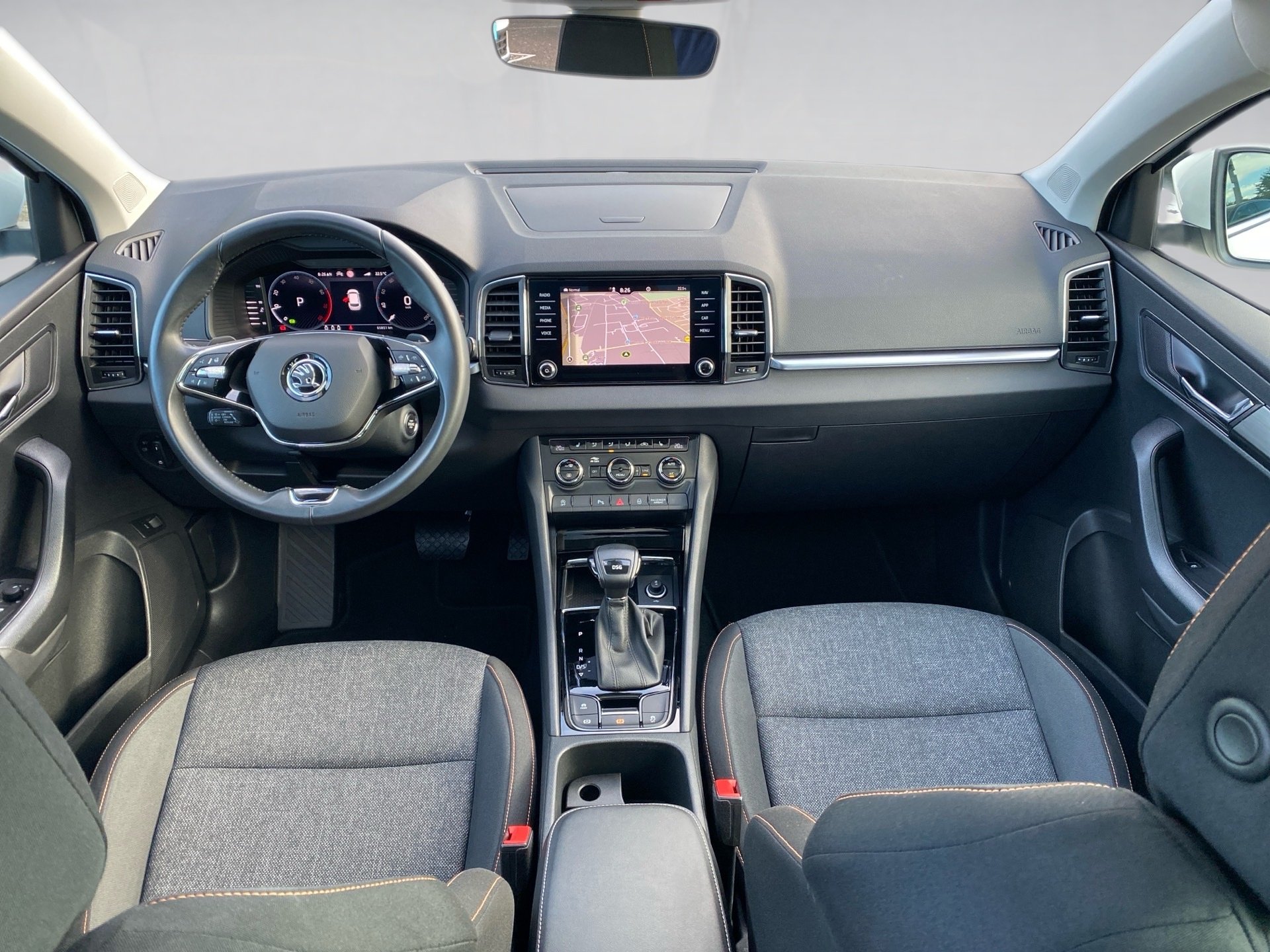 Karoq Ambition 1.5 TSI Clever DSG LED Navi ACC RFK