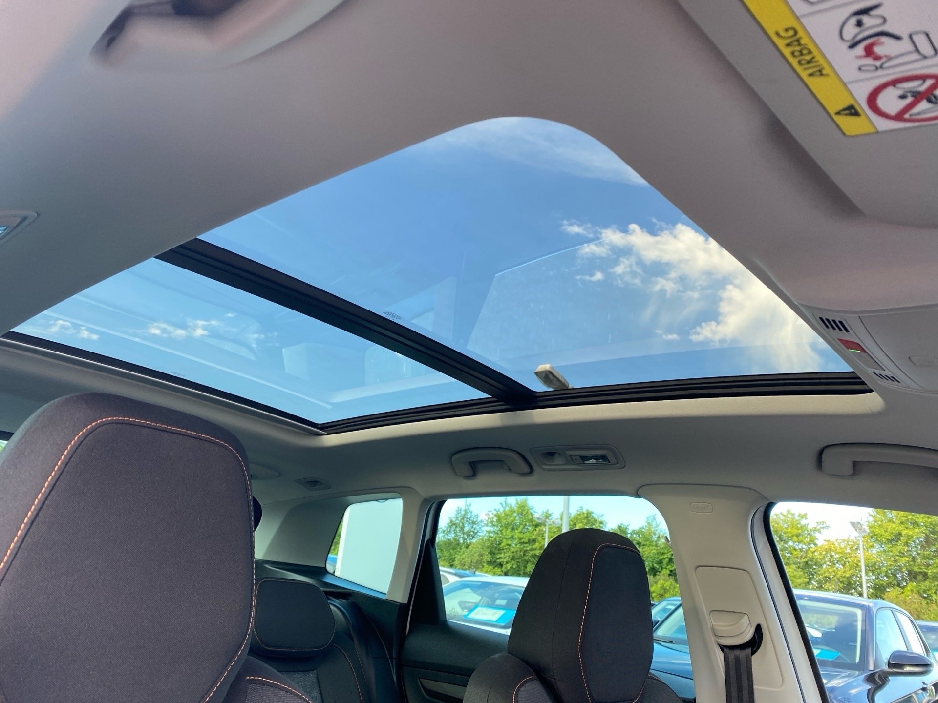 Karoq Ambition 1.5 TSI Clever DSG LED Navi ACC RFK