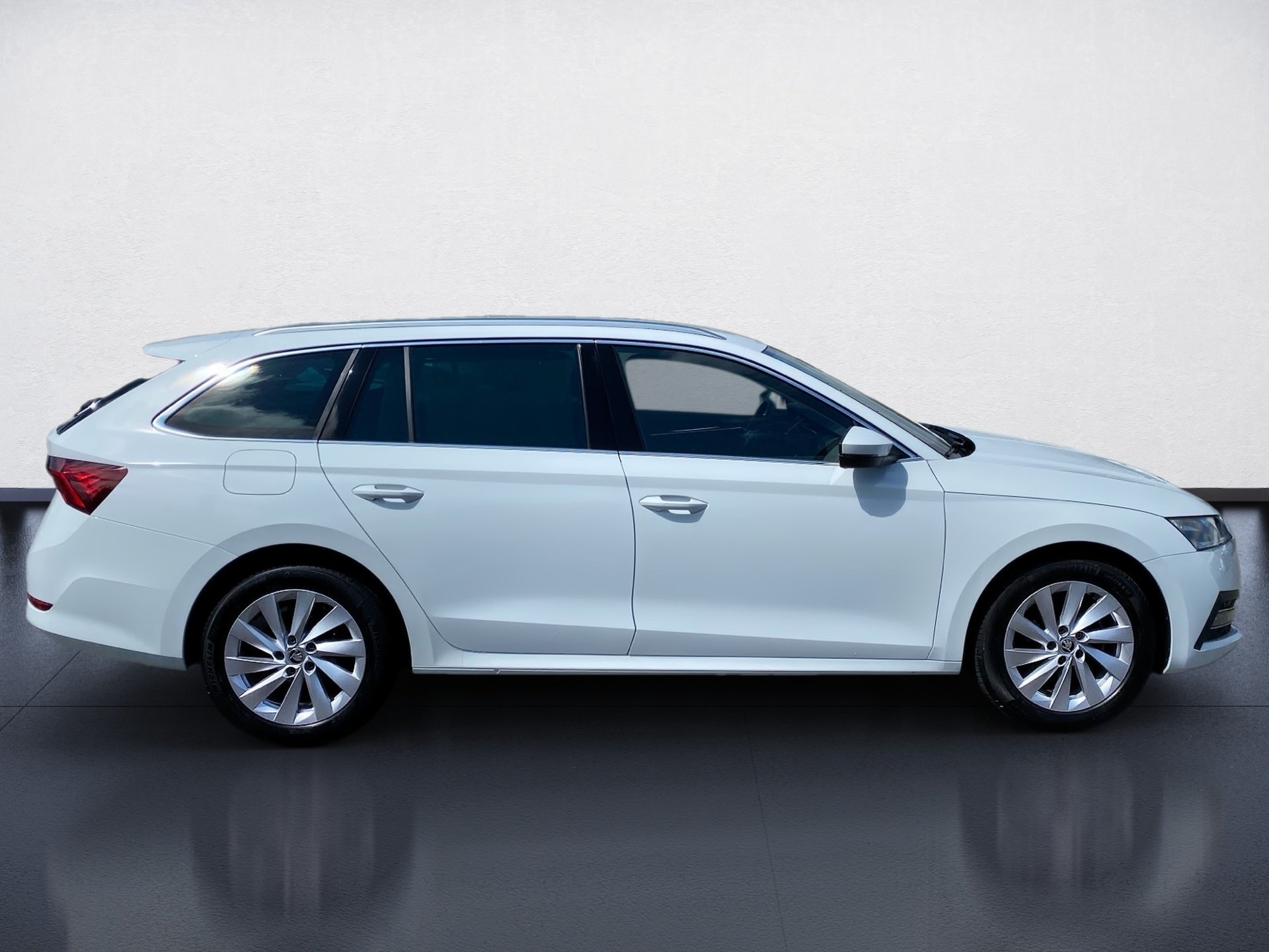 Octavia Combi 2.0 TDI Selection Plus DSG LED Navi HuD RFK PDC SHZ