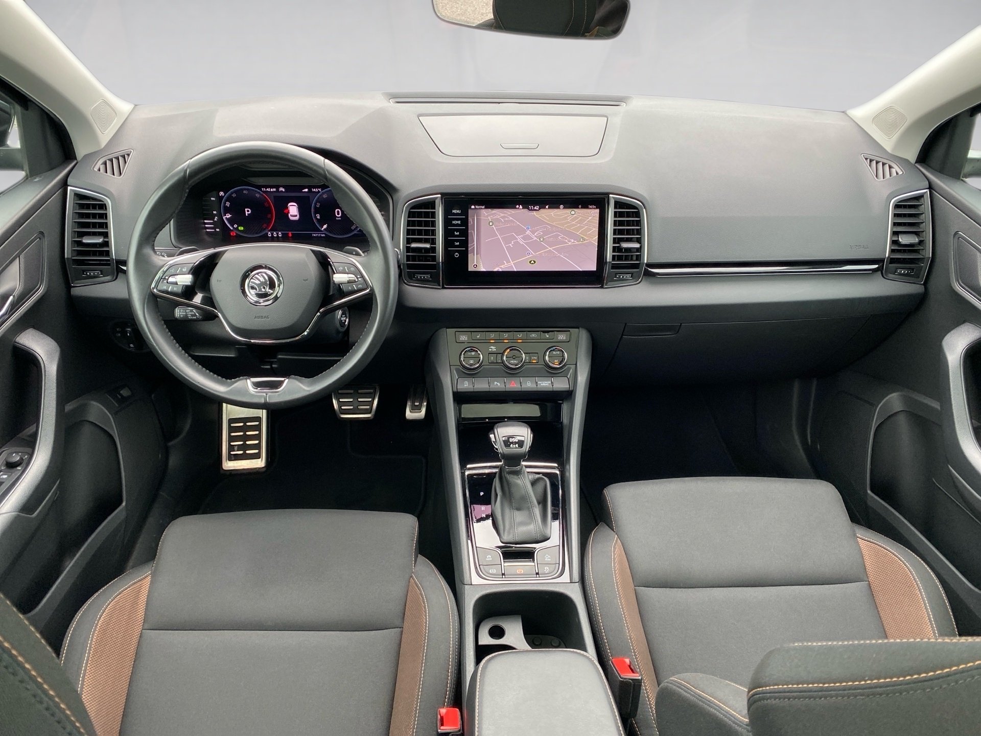 Karoq 2.0 TDI Scout 4x4 DSG LED Navi ACC AHK Pano