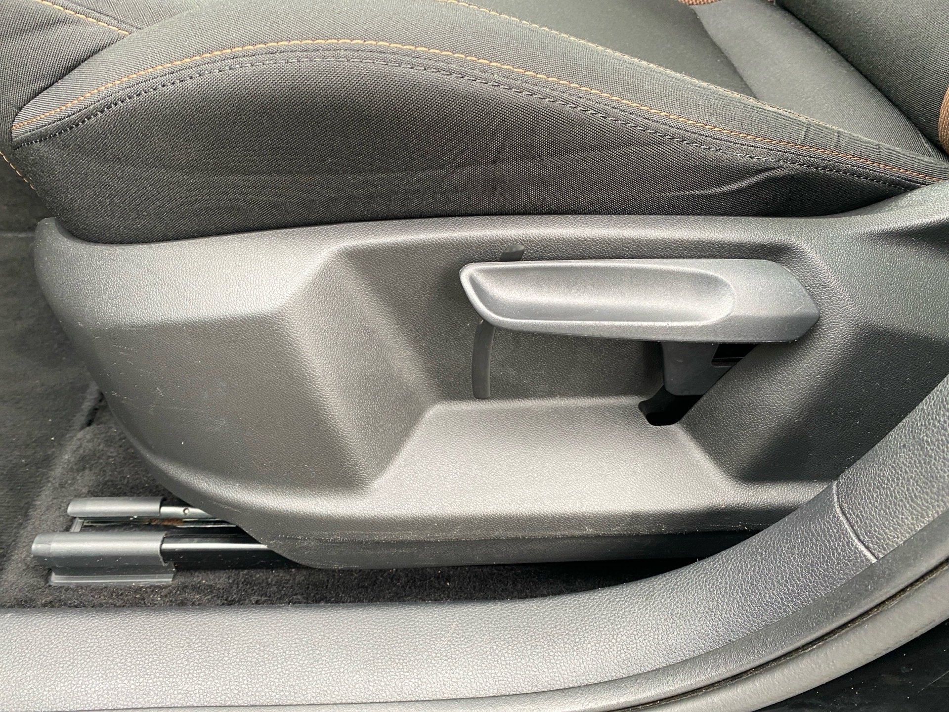 Karoq 2.0 TDI Scout 4x4 DSG LED Navi ACC AHK Pano