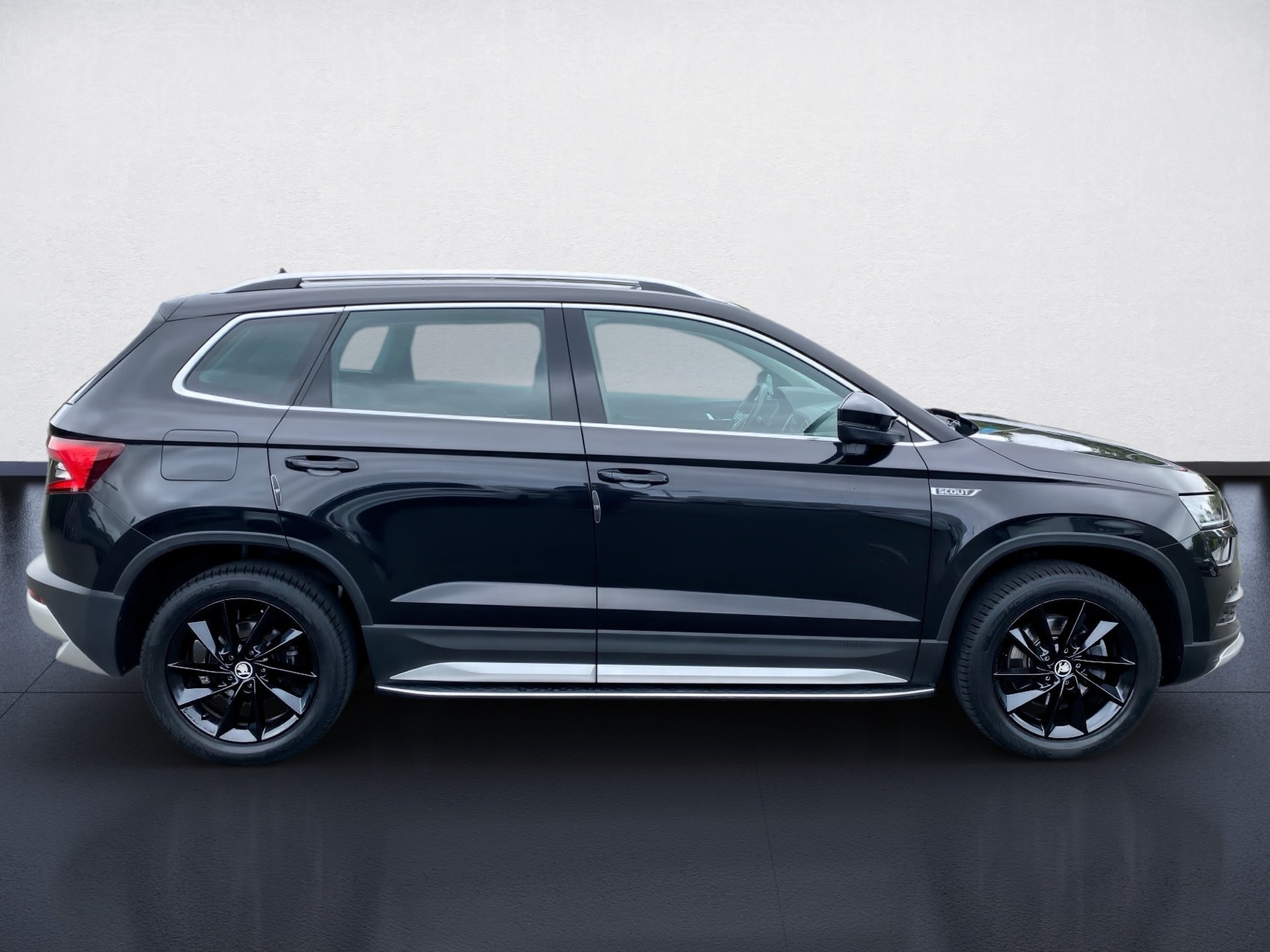 Karoq 2.0 TDI Scout 4x4 DSG LED Navi ACC AHK Pano