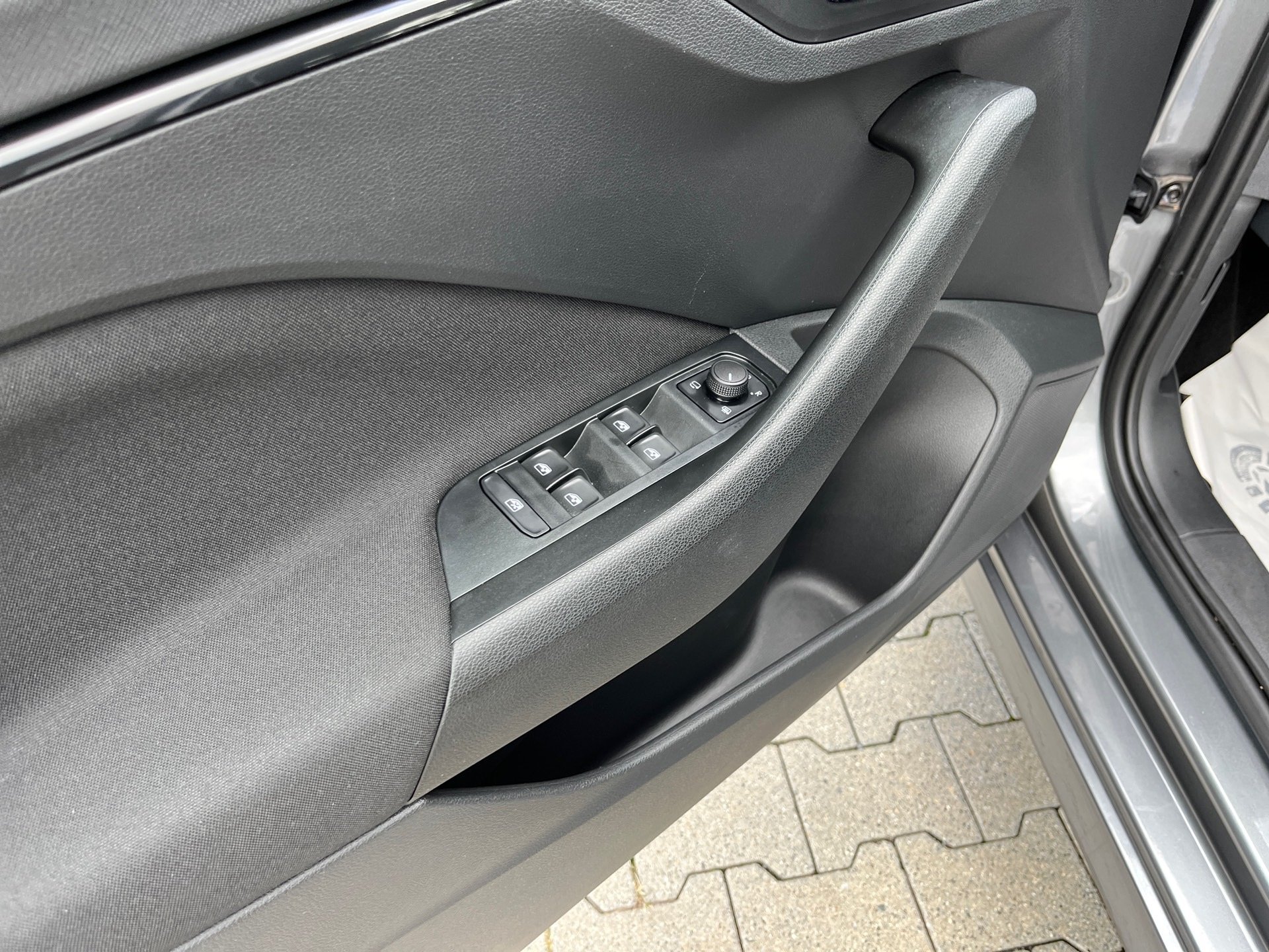 Kamiq 1.5 TSI Tour DSG Matrix AHK Navi ACC RFK Optik schwarz