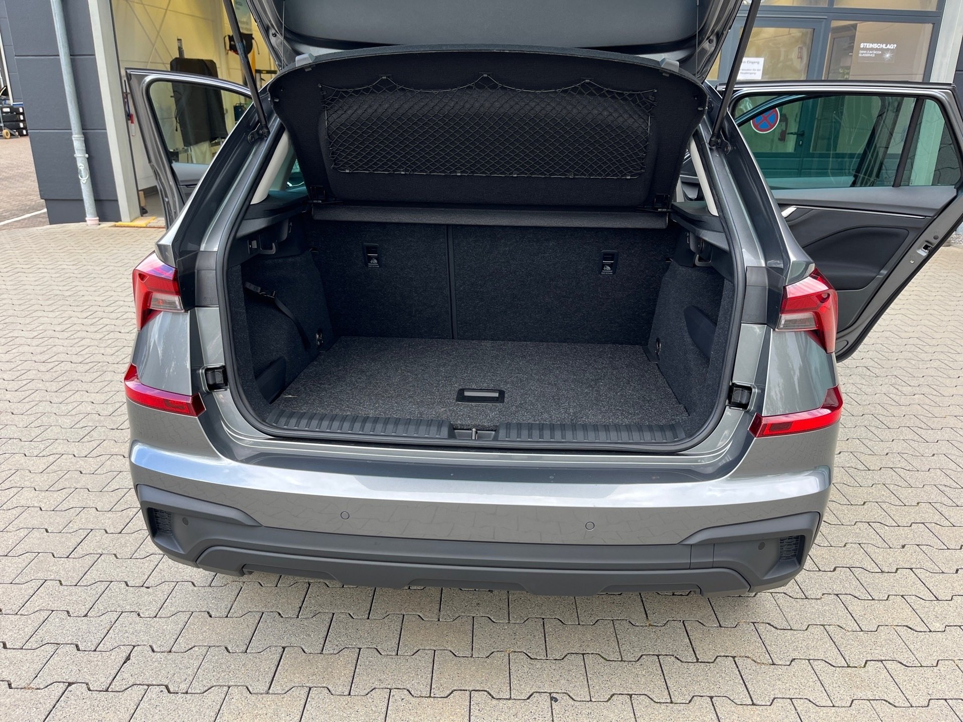 Kamiq 1.5 TSI Tour DSG Matrix AHK Navi ACC RFK Optik schwarz