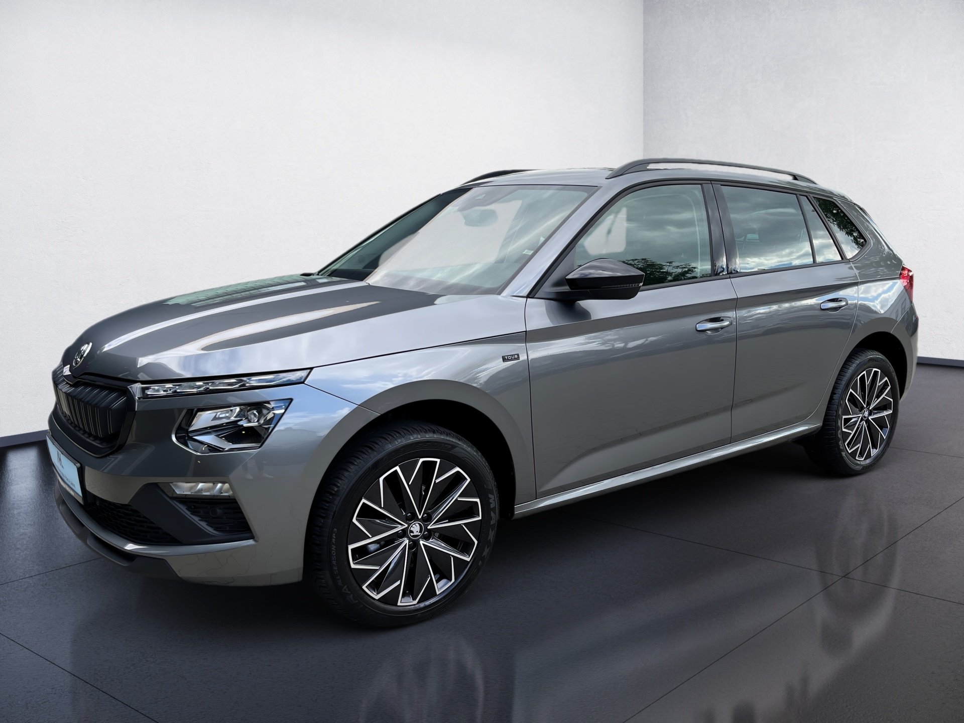 Kamiq 1.5 TSI Tour DSG Matrix AHK Navi ACC RFK Optik schwarz