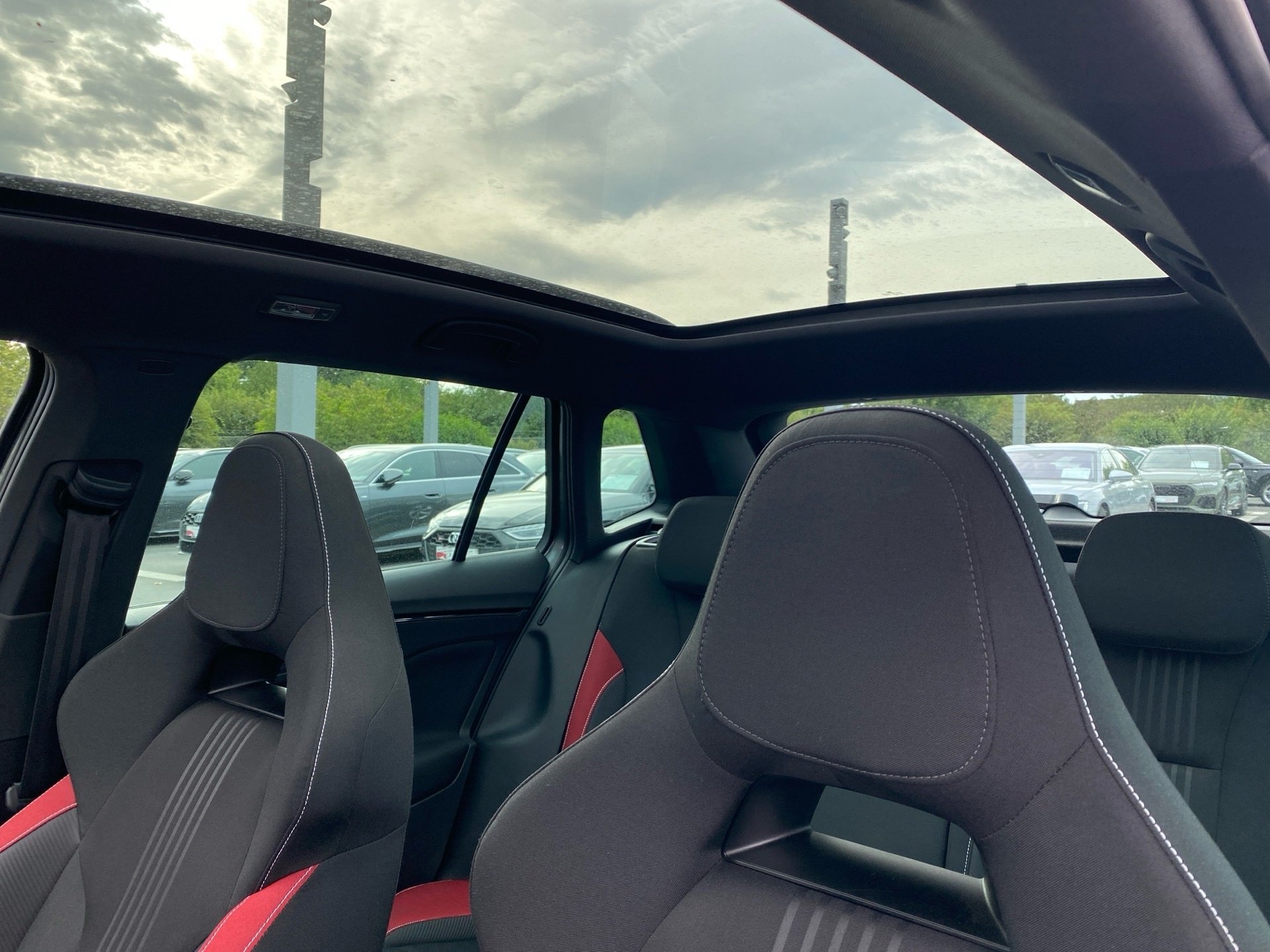 Kamiq 1.0 TSI Monte Carlo LED AHK Pano SmartLink
