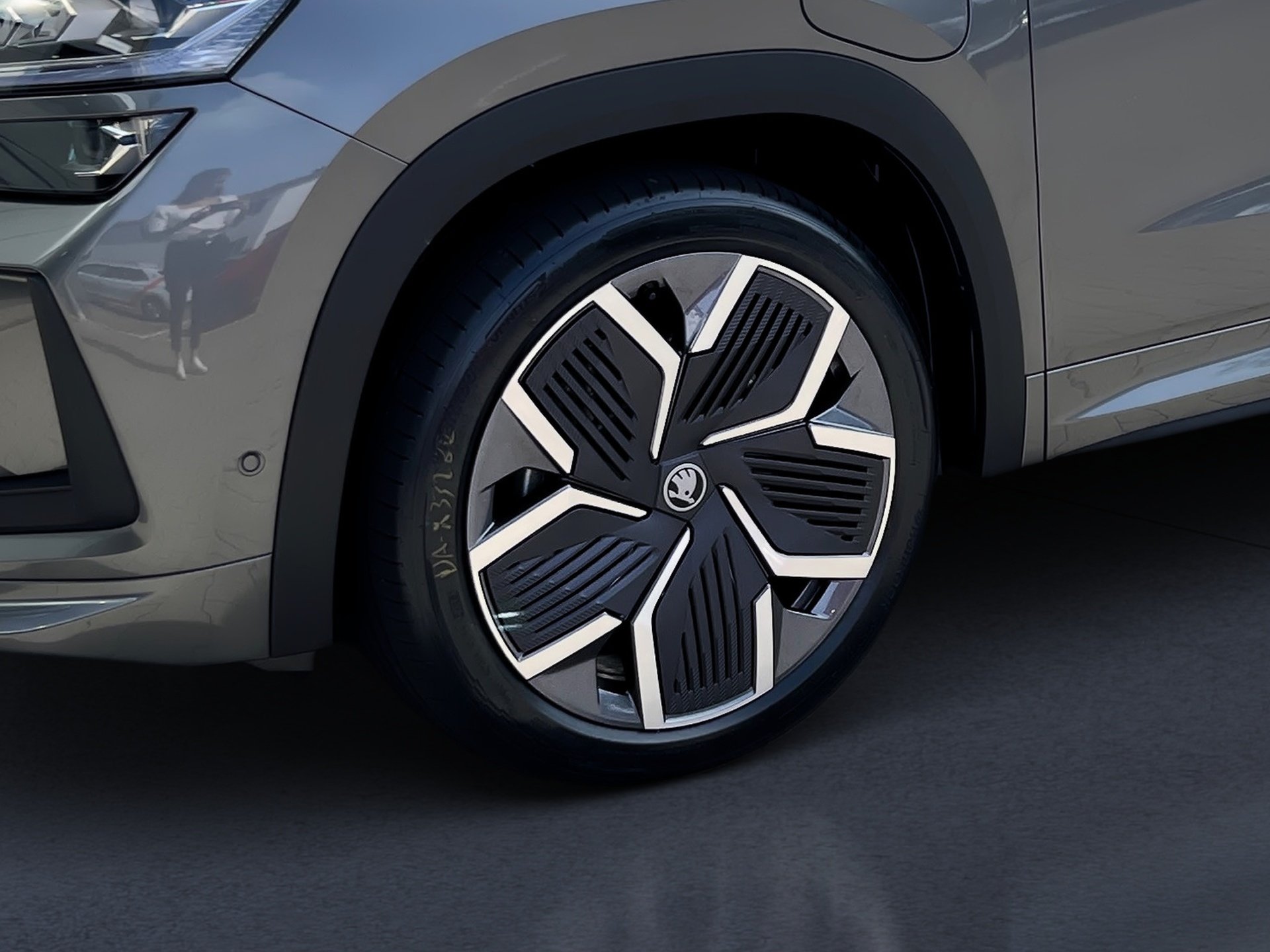 Kodiaq 1.5 TSI iV Sportline DSG Matrix AHK Navi HuD 360° ACC