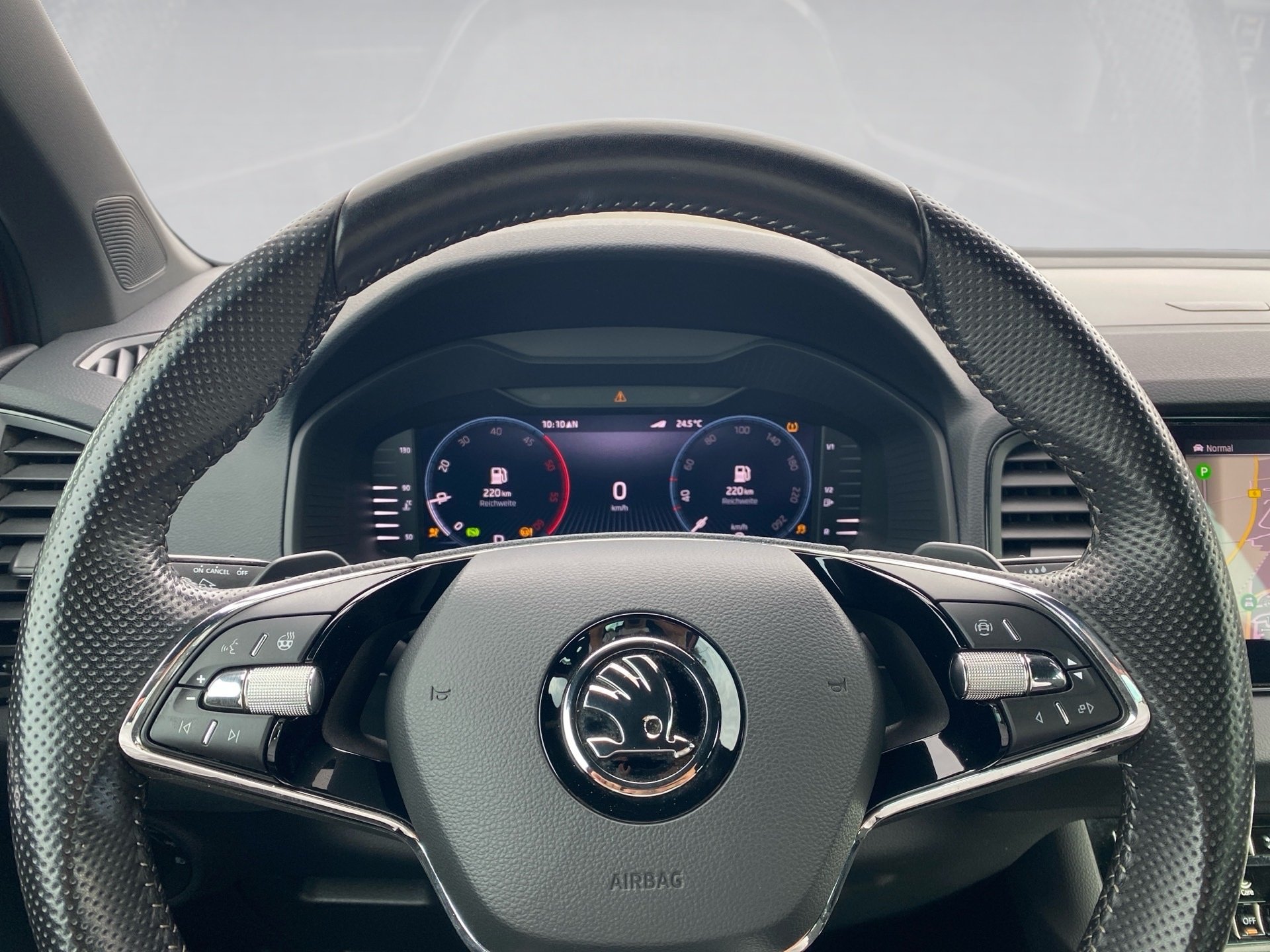 Karoq Sportline 2.0 TDI Sportline 4x4 DSG Matrix Navi PDC RFK