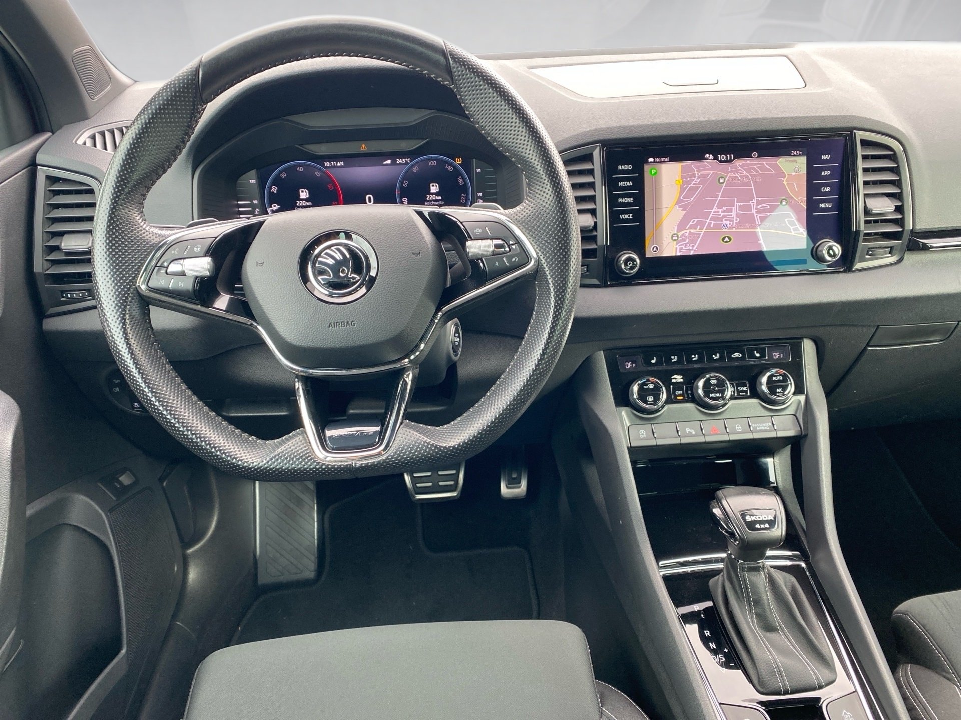 Karoq Sportline 2.0 TDI Sportline 4x4 DSG Matrix Navi PDC RFK