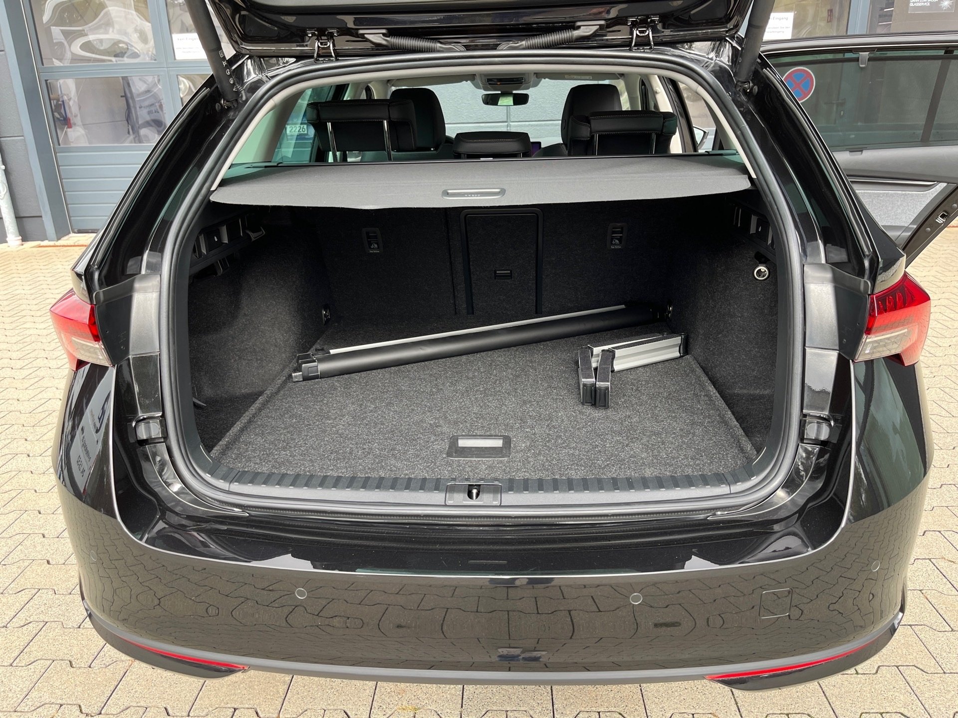 Octavia Combi 1.5 TSI mHEV Selection DSG Matrix Navi 360° Canton