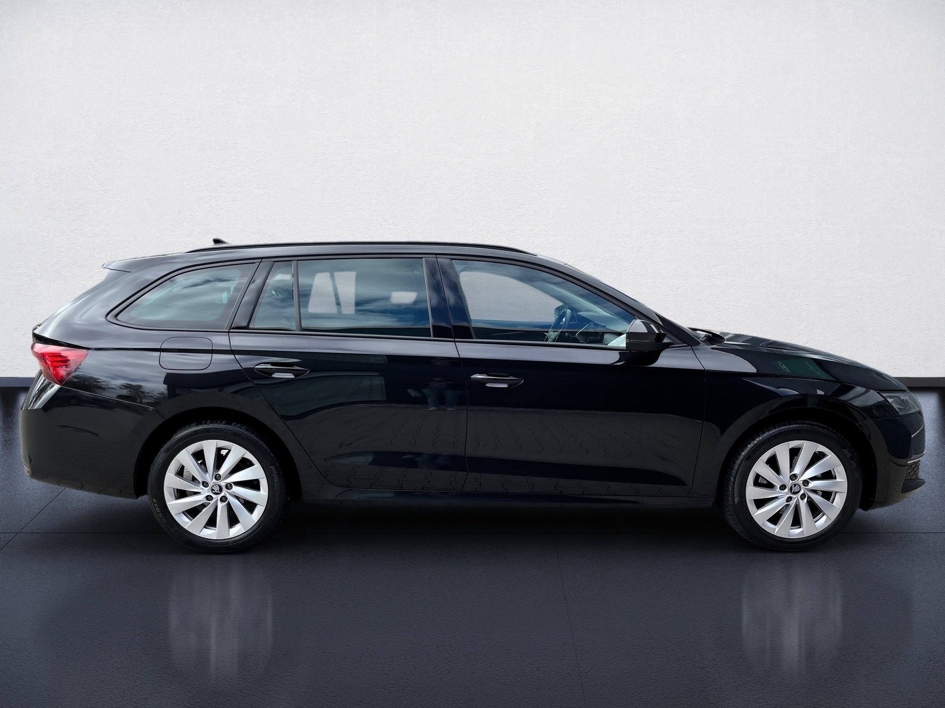 Octavia Combi 1.5 TSI mHEV Selection DSG Matrix Navi 360° Canton