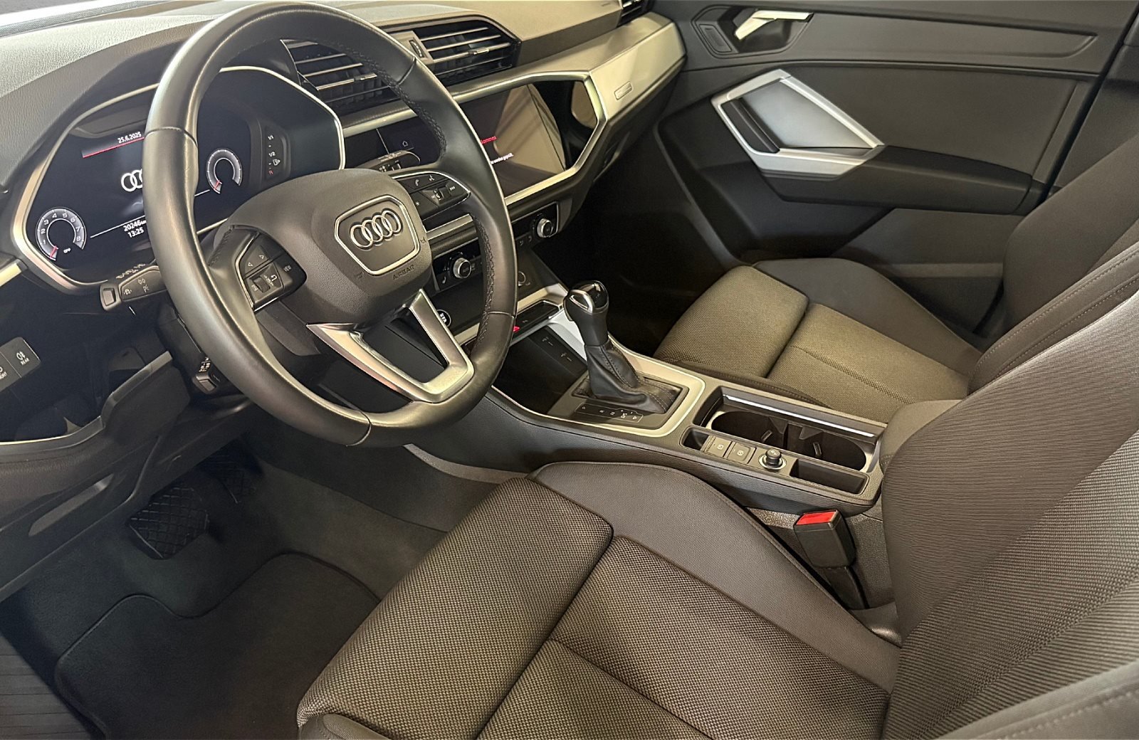 Q3 Sportback 35 TFSI S line S-tronic LED Navi AHK Pano RFK