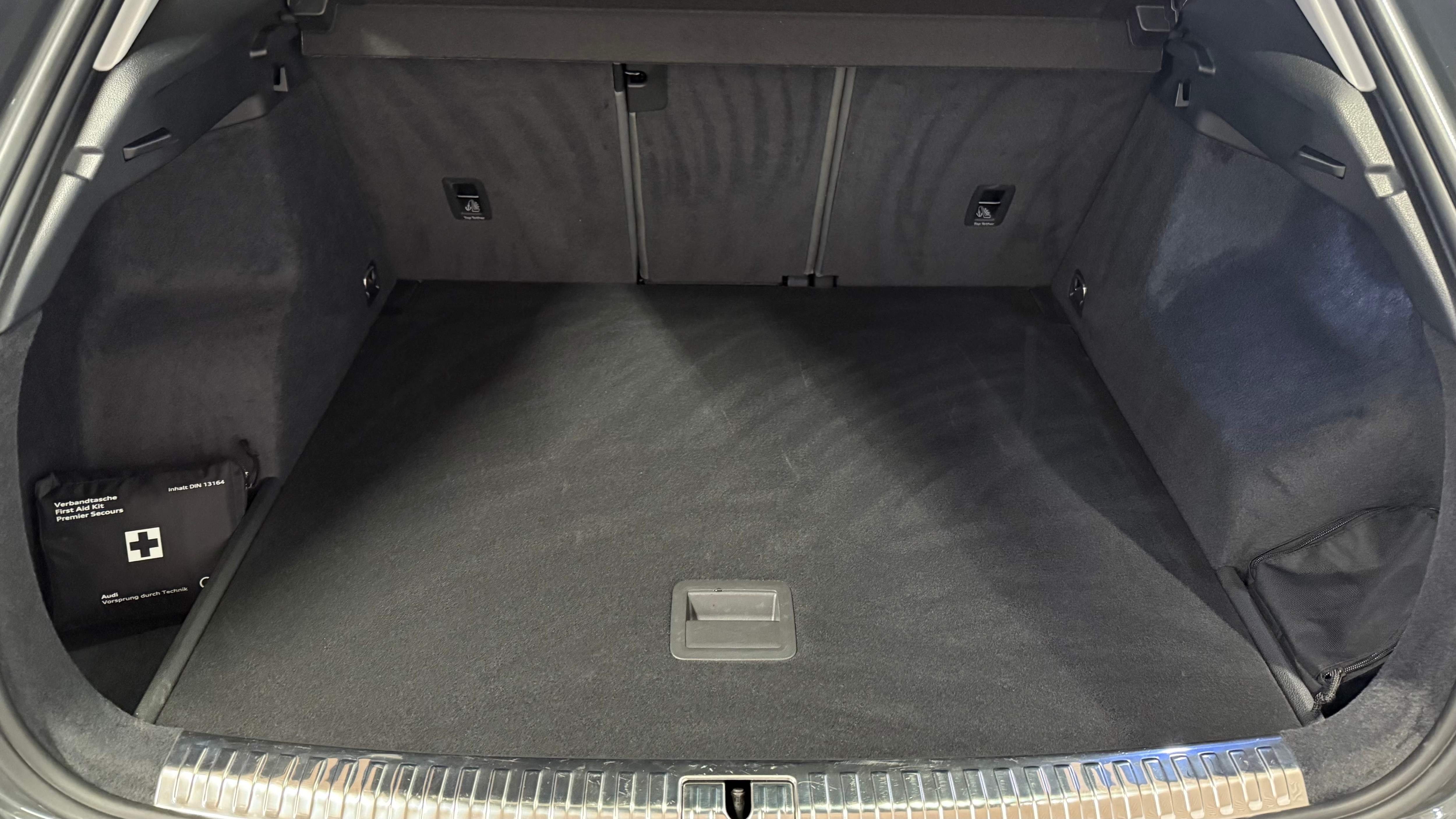 Q3 35 TFSI advanced Navi LED AHK VC Leder ACC LM