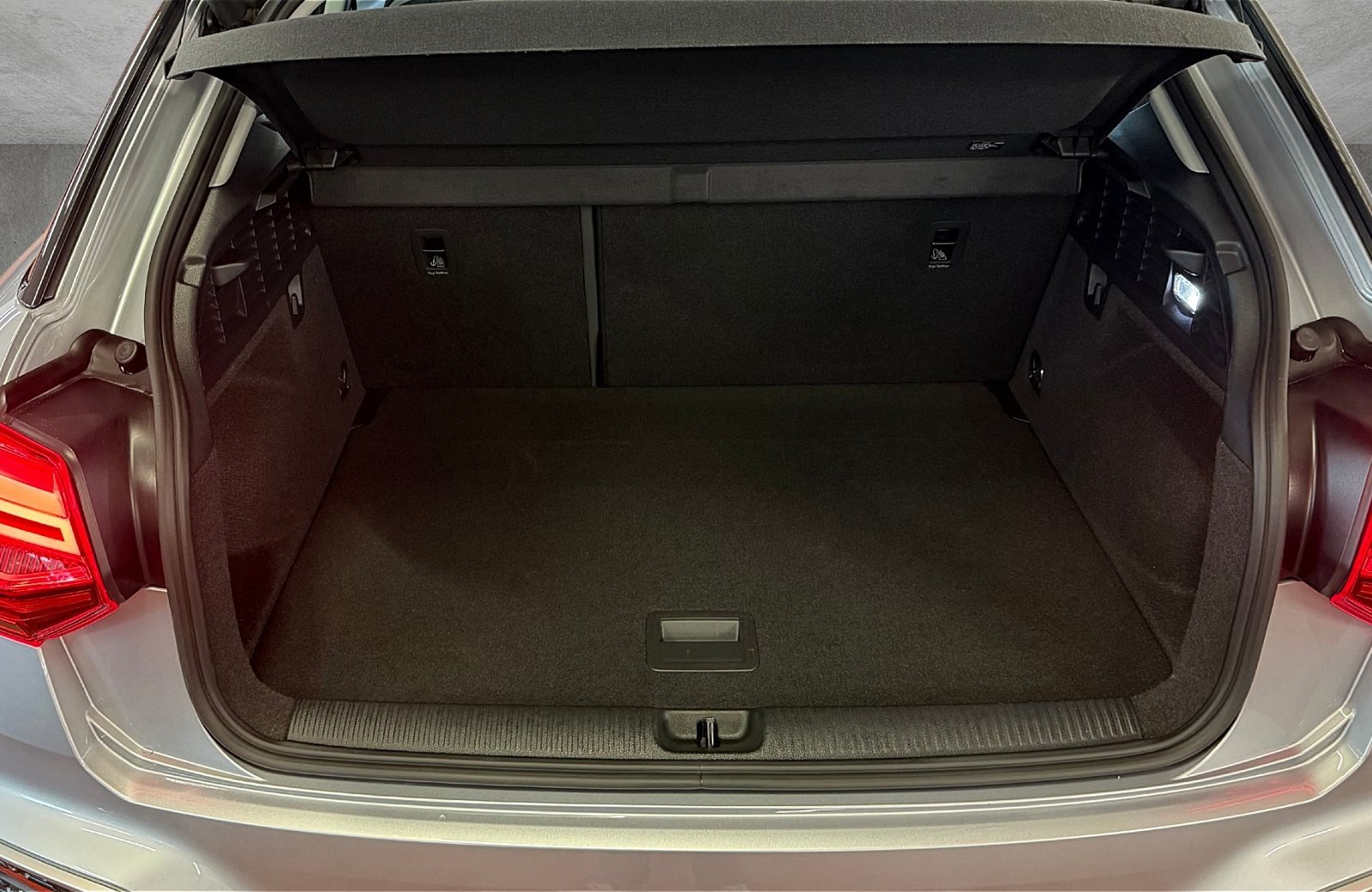 Q2 35 TFSI advanced S-tronic Matrix Navi ACC AHK RFK