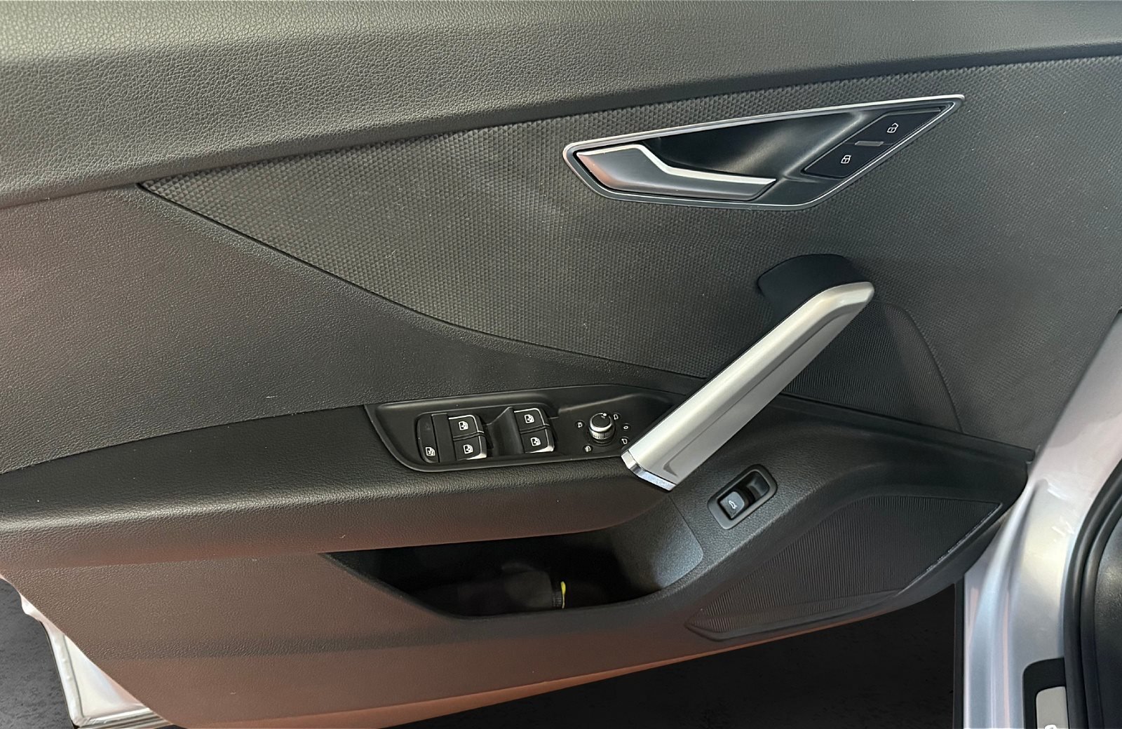 Q2 35 TFSI advanced S-tronic Matrix Navi ACC AHK RFK