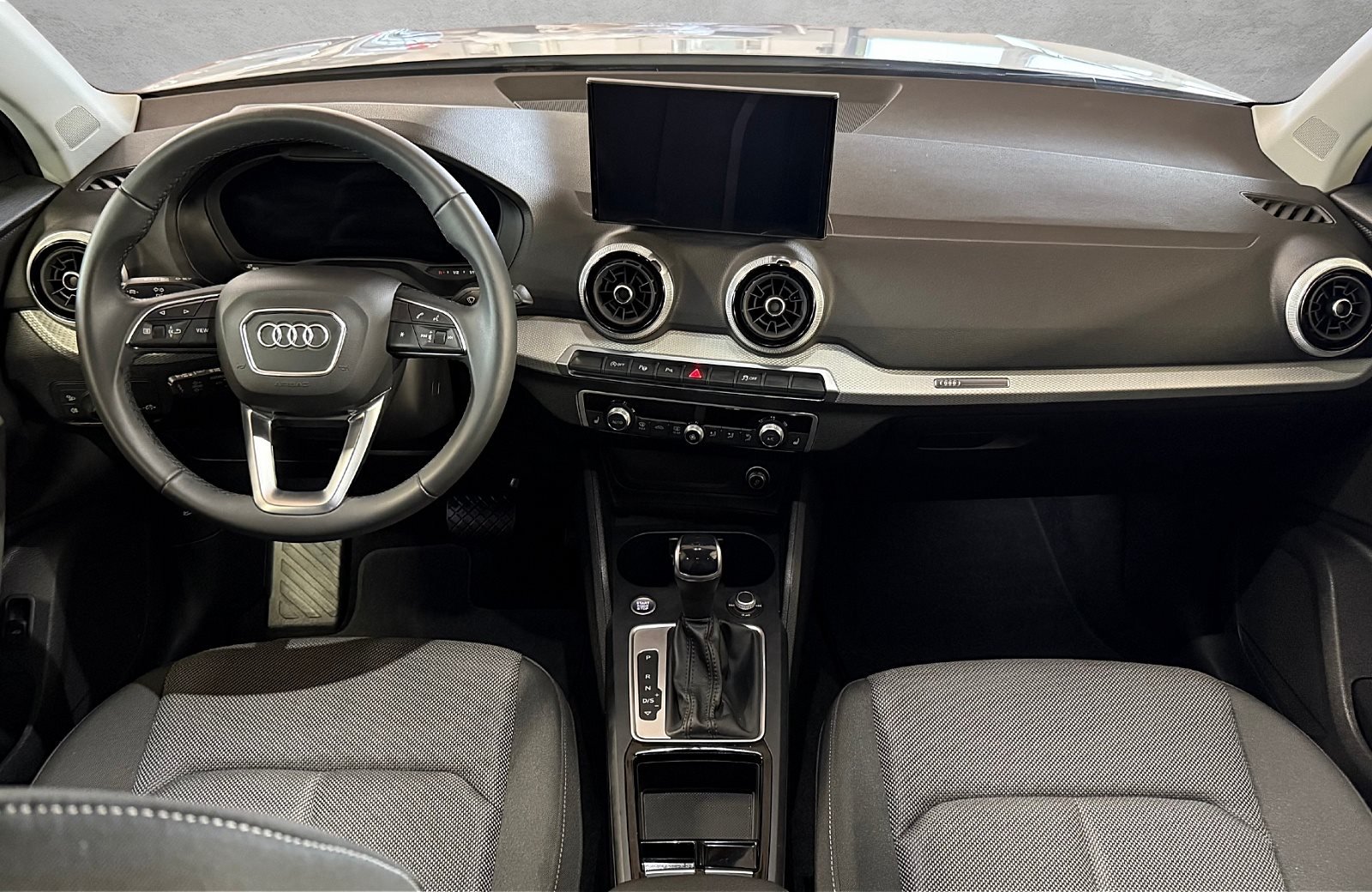 Q2 35 TFSI advanced S-tronic Matrix Navi ACC AHK RFK