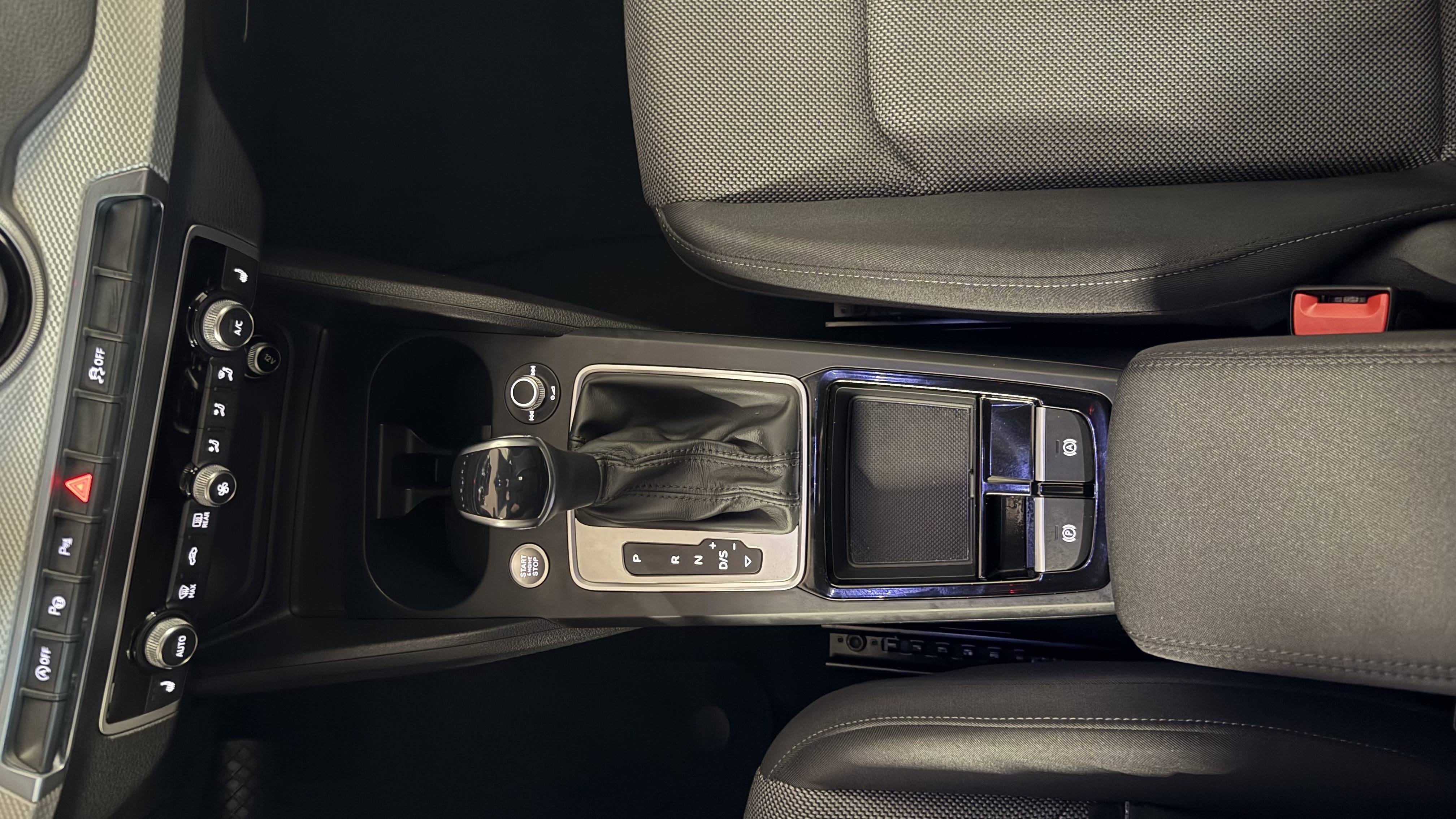 Q2 35 TFSI advanced S-tronic Matrix Navi ACC AHK RFK