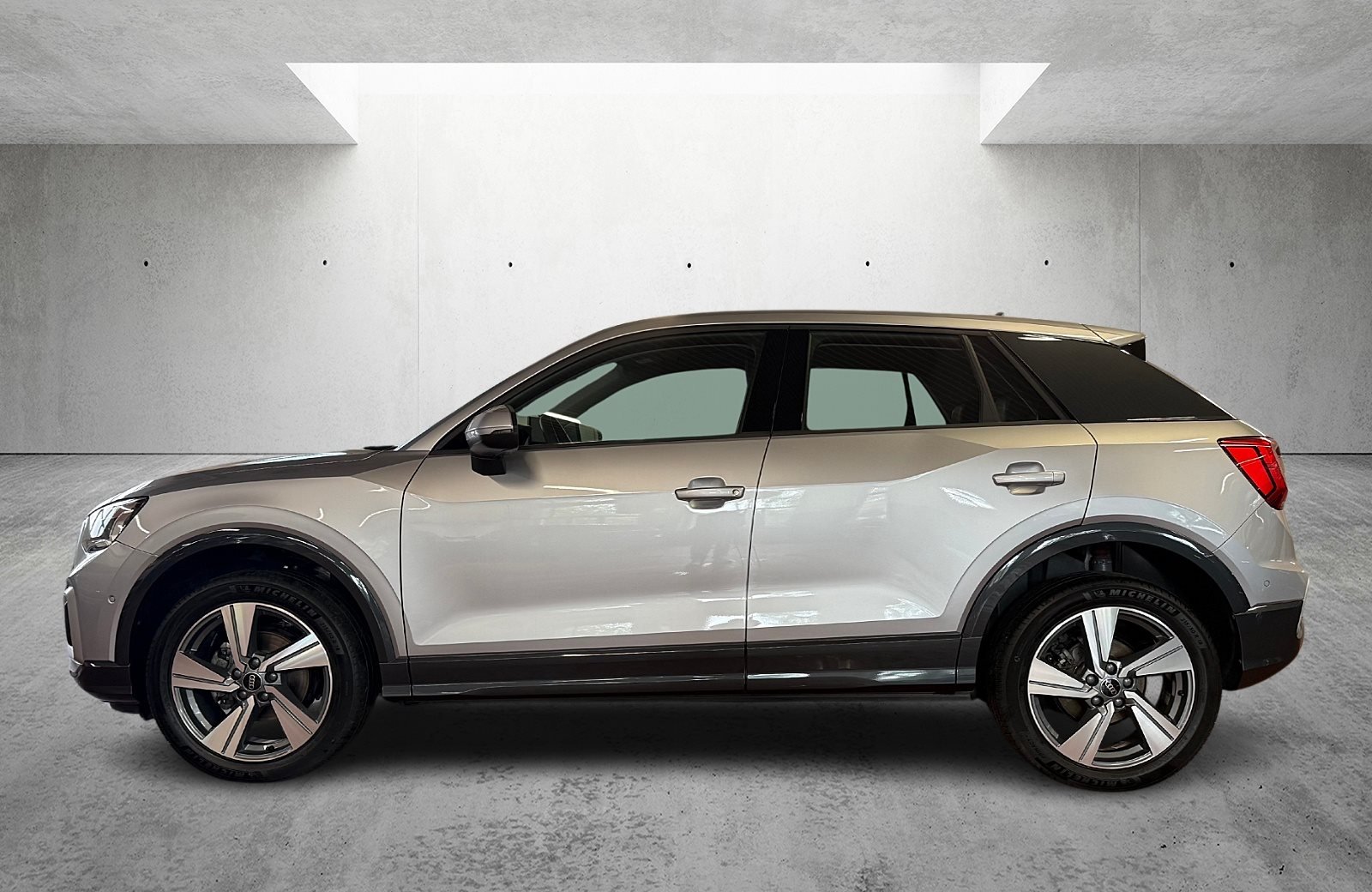 Q2 35 TFSI advanced S-tronic Matrix Navi ACC AHK RFK