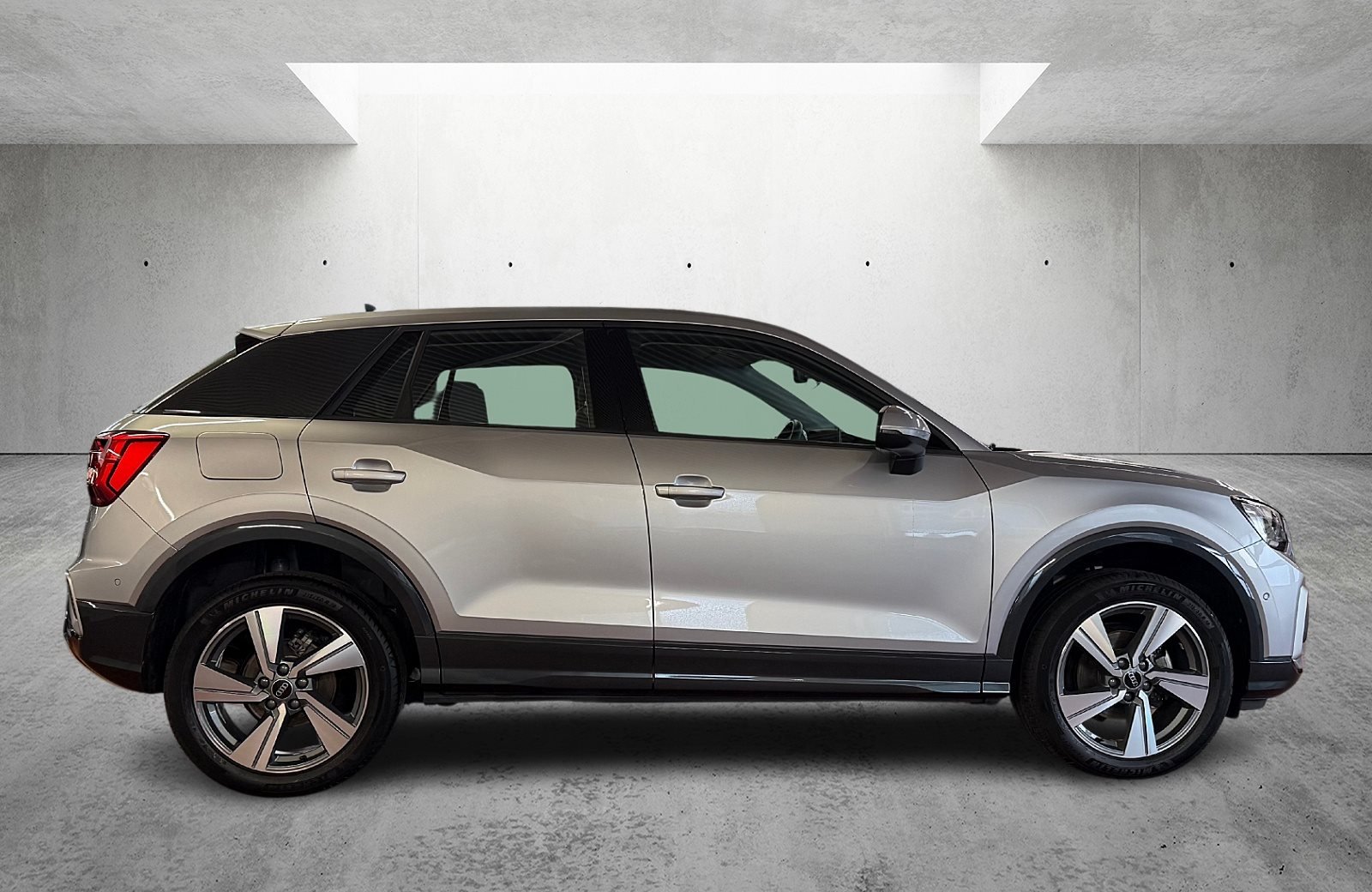 Q2 35 TFSI advanced S-tronic Matrix Navi ACC AHK RFK