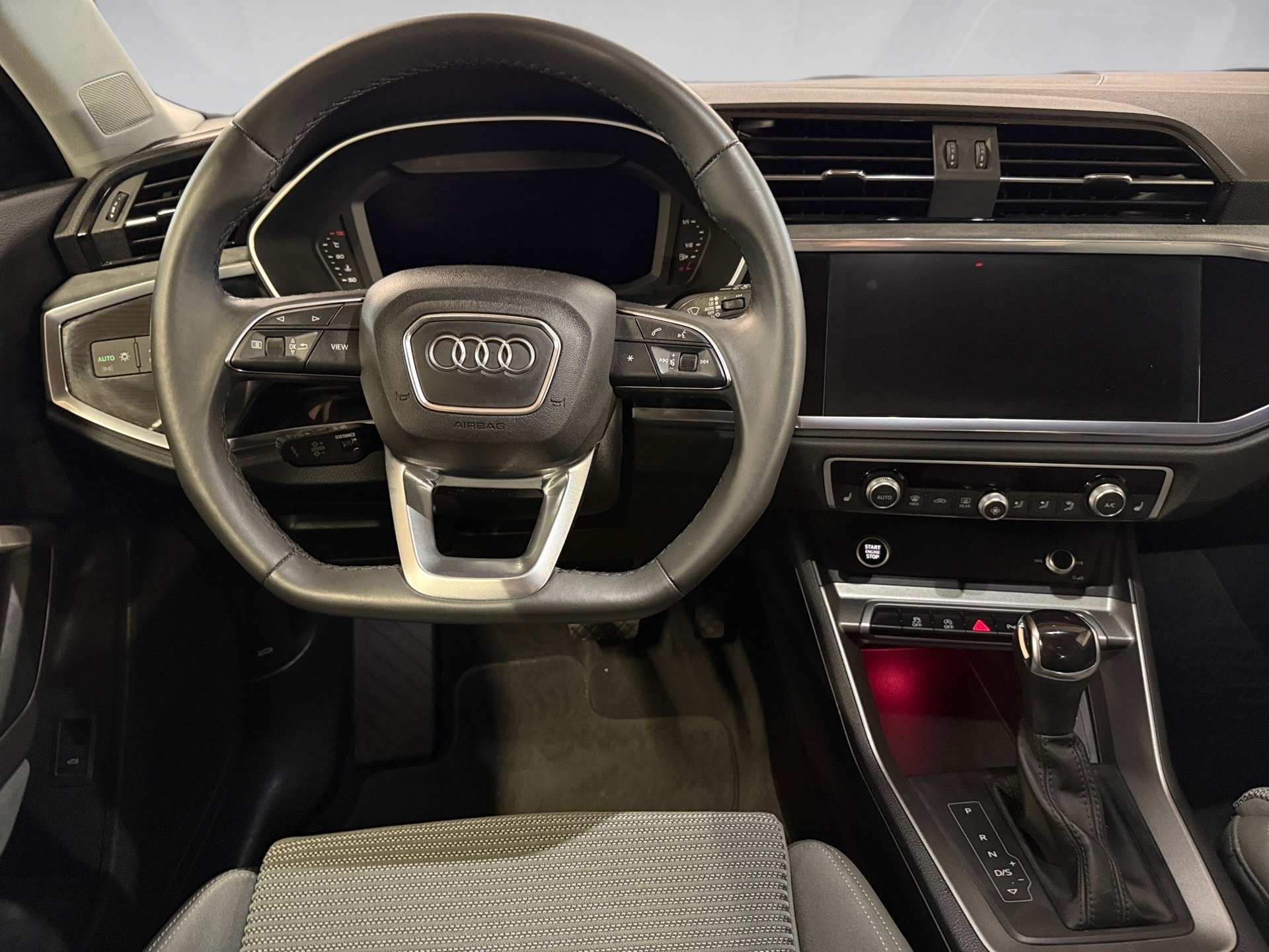Q3 35 TFSI advanced S-tronic AHK Navi ACC RFK